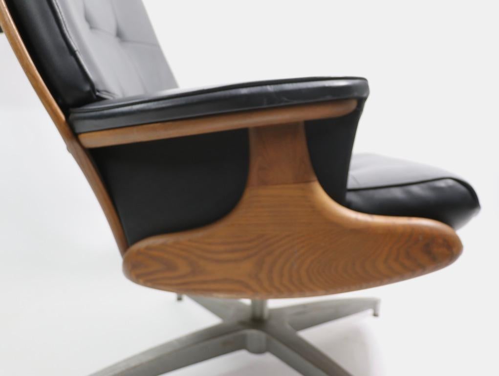 Mid-Century Modern Mid Century Swivel Tilt Lounge Chair by Heywood Wakefield