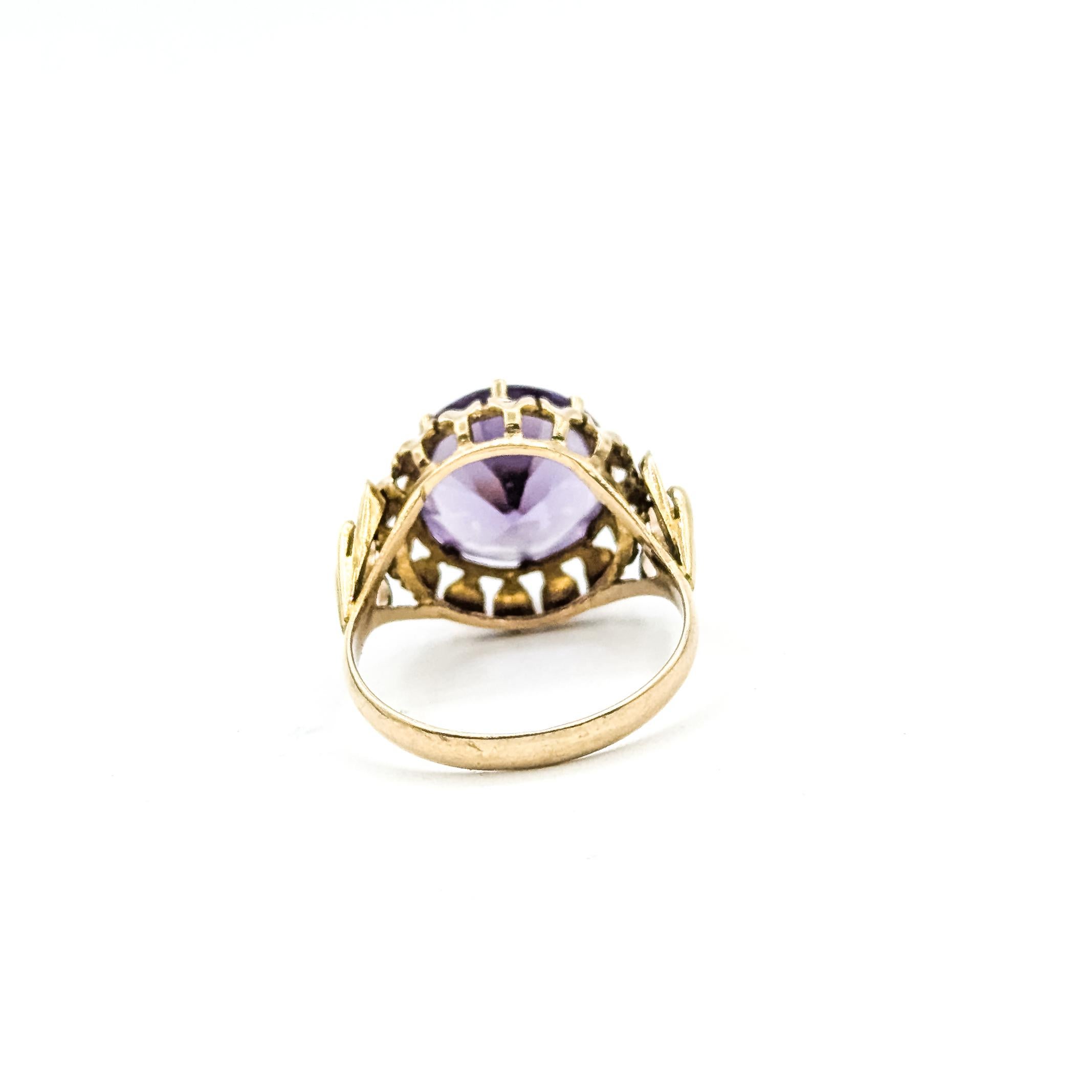 Anillo de zafiro sintético de mediados de siglo en 14k en venta 1