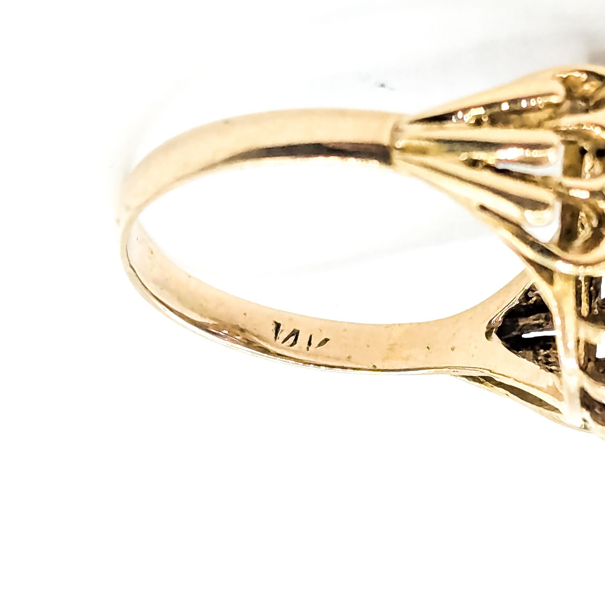 Anillo de zafiro sintético de mediados de siglo en 14k en venta 3