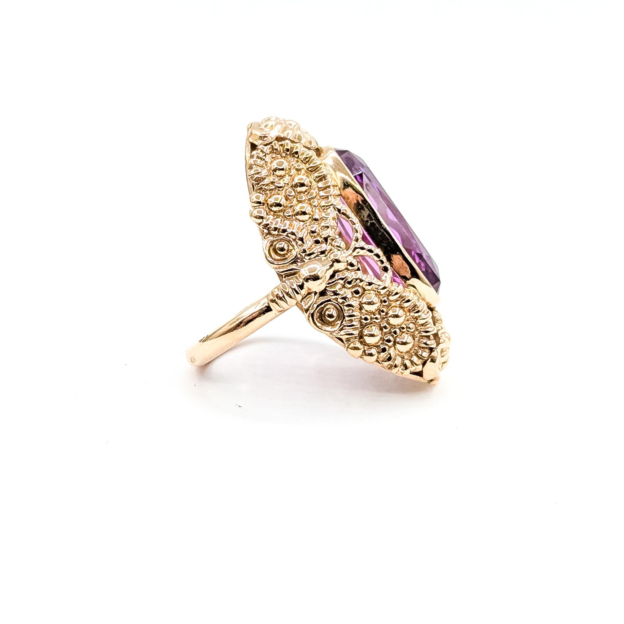 Anello con zaffiro sintetico di metà secolo in oro giallo 14k in vendita 1