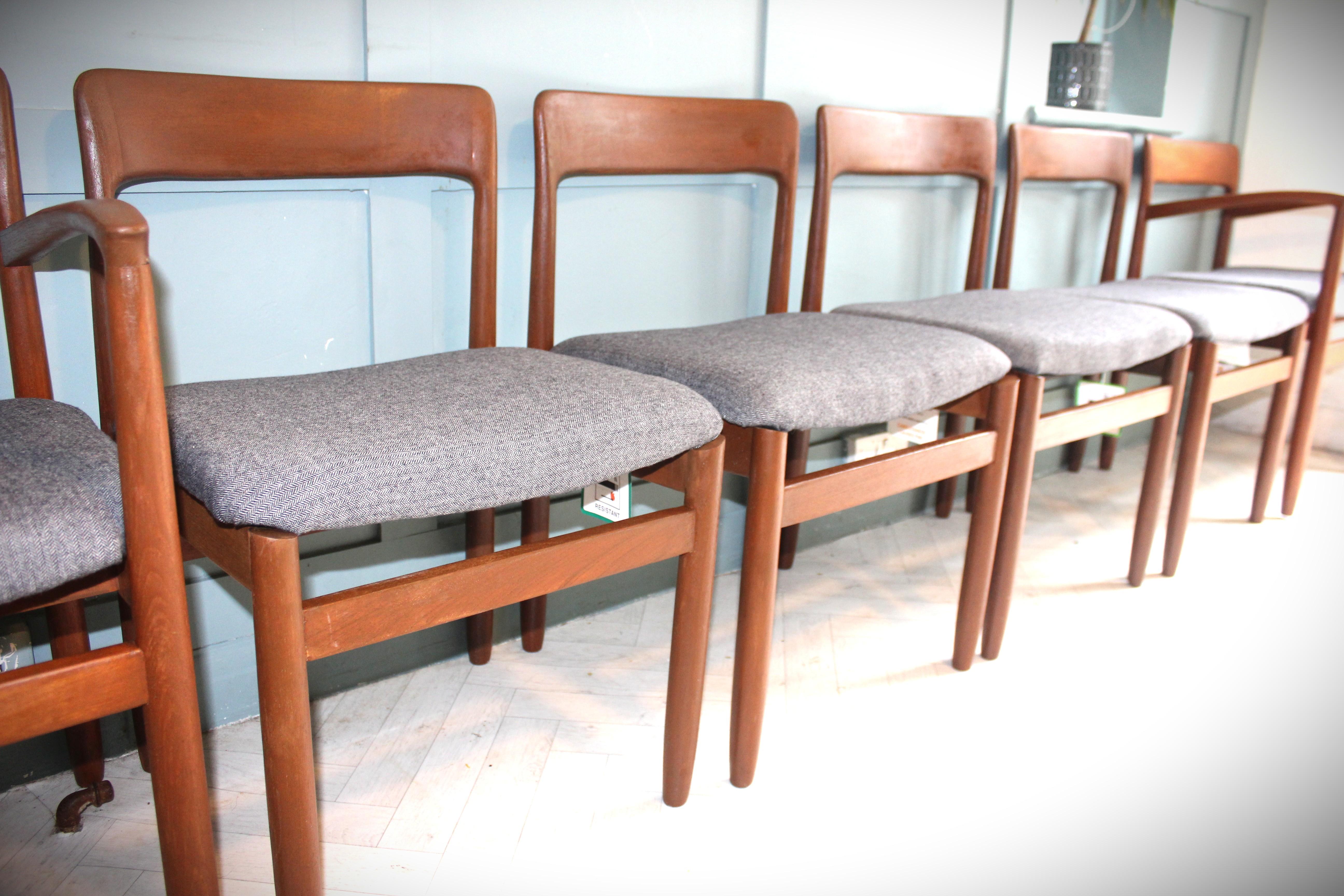 Mid Century Teak Dining Set In Good Condition For Sale In Seaford, GB