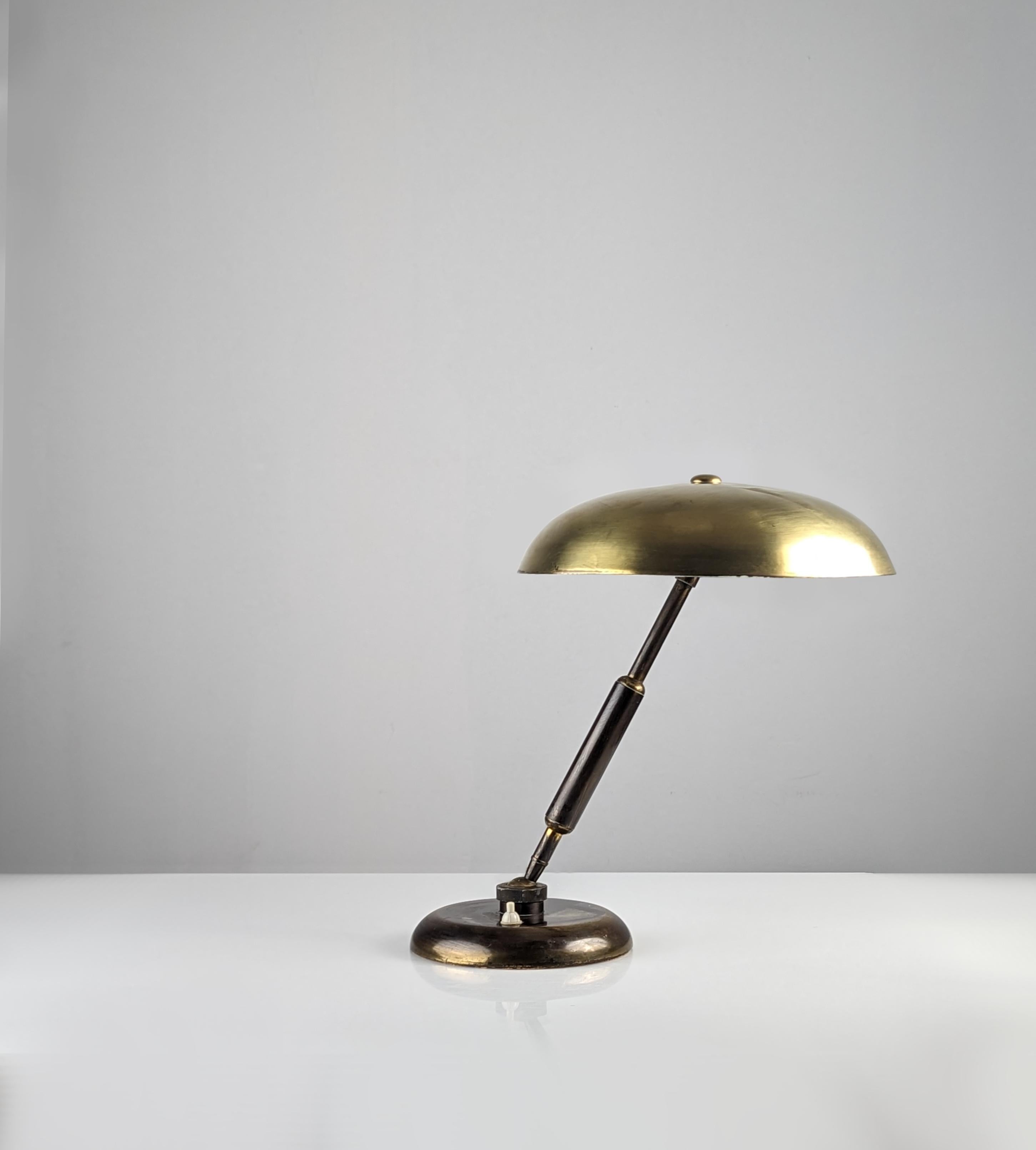 Mid Century table brass lamp by Oscar Torlasco for Lumi For Sale 7