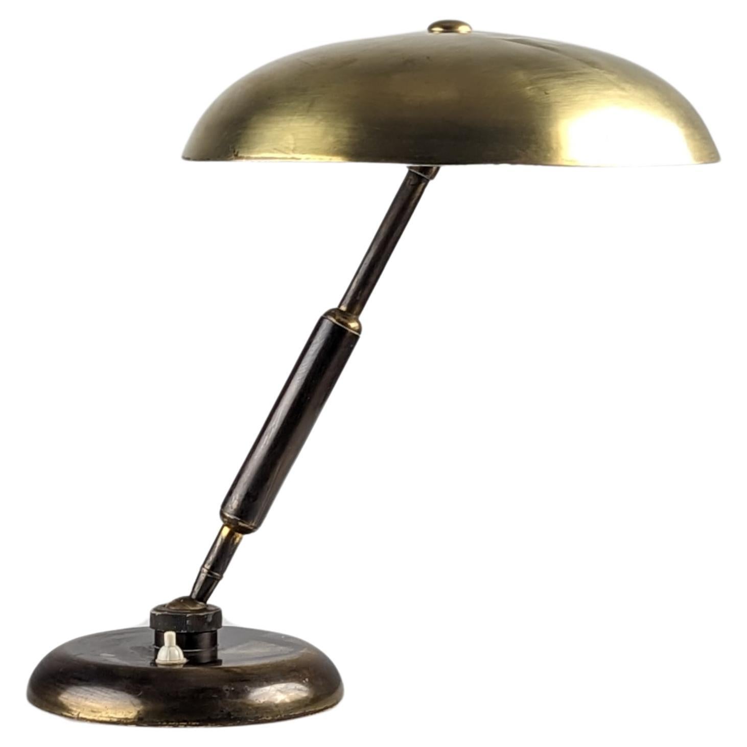 Tischlampe aus Messing aus der Mitte des Jahrhunderts von Oscar Torlasco für Lumi