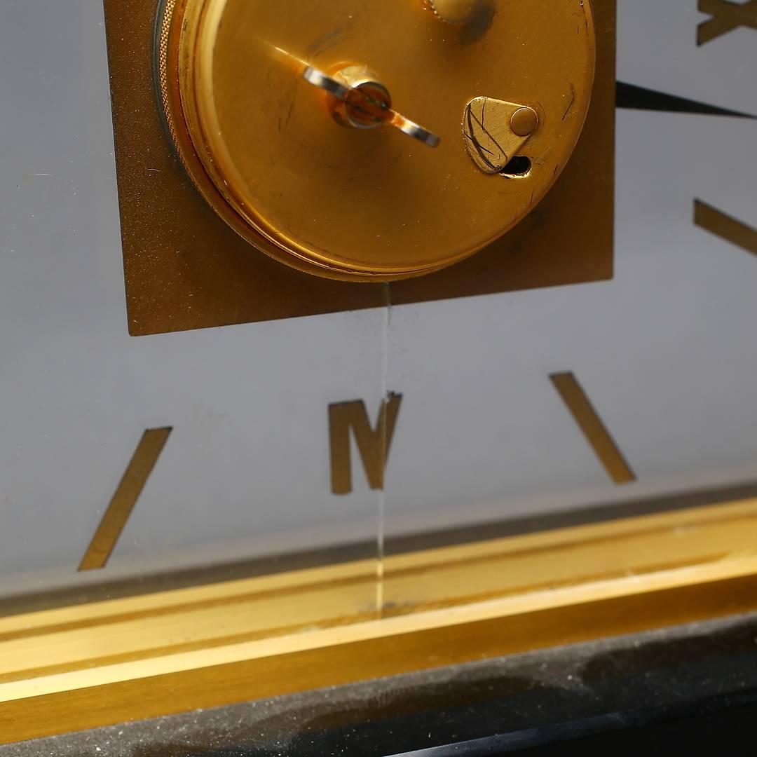Milieu du XXe siècle Horloge de table du milieu du siècle dernier par Jaeger-LeCoultre, Suisse en vente