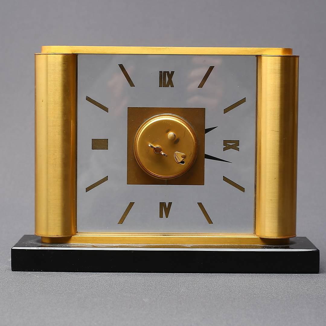 Laiton Horloge de table du milieu du siècle dernier par Jaeger-LeCoultre, Suisse en vente
