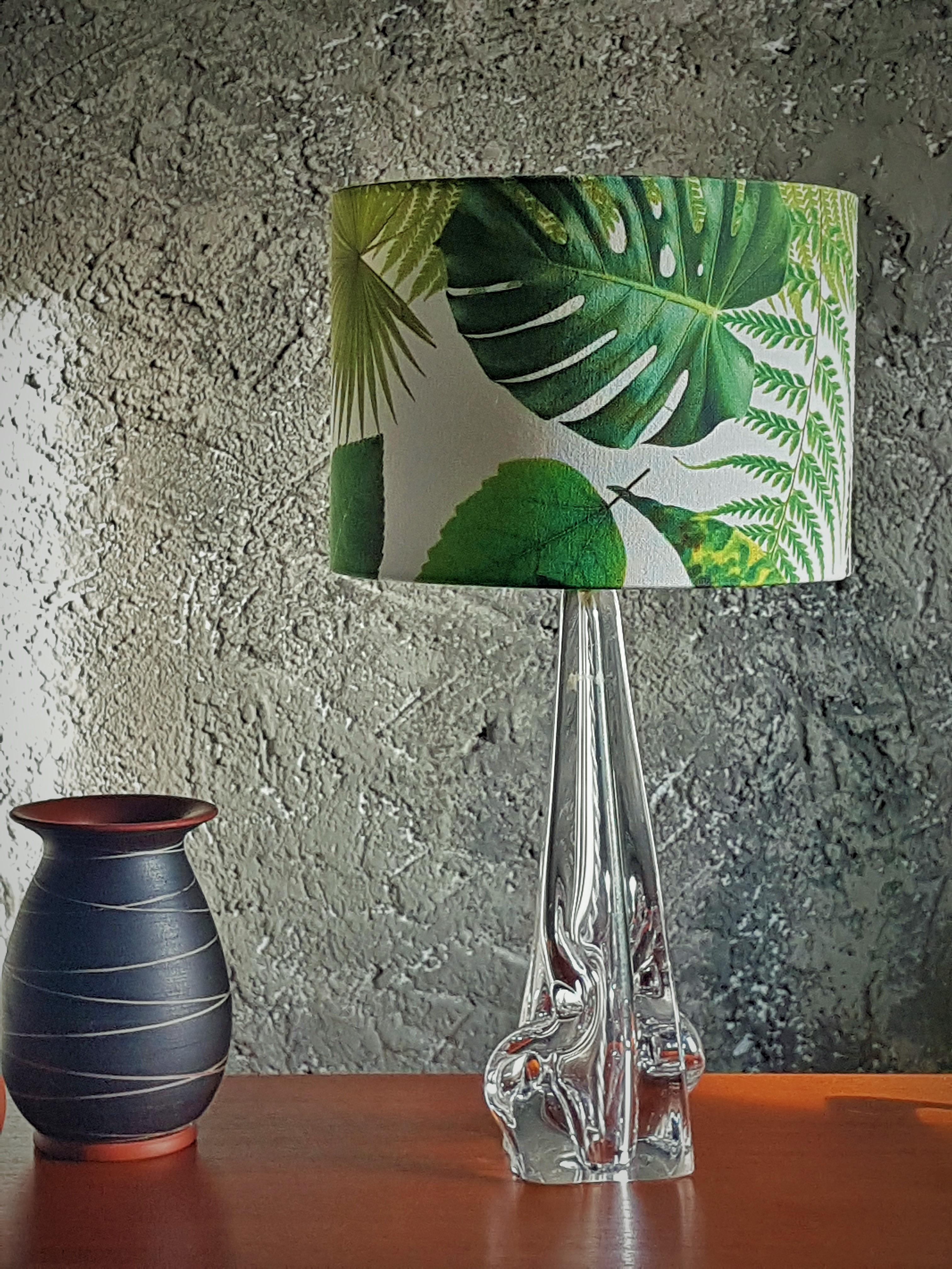 Mid-Century Modern Mid-Century Table Desk Lamp, Chrystal Base Floral Shade, France 1960s For Sale