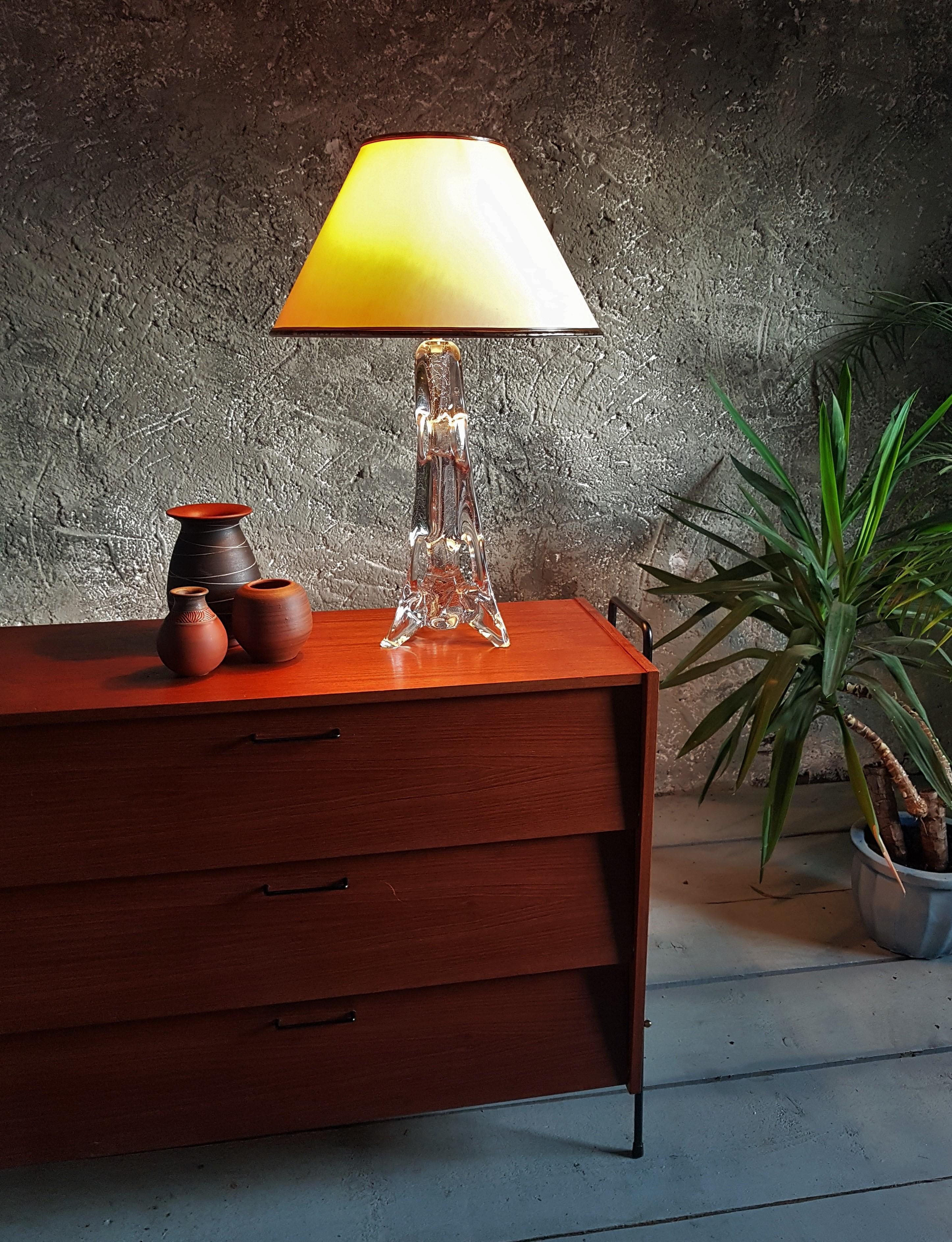 French Mid-Century Table Desk Lamp, Chrystal Base with Bubbles, France 1960s For Sale