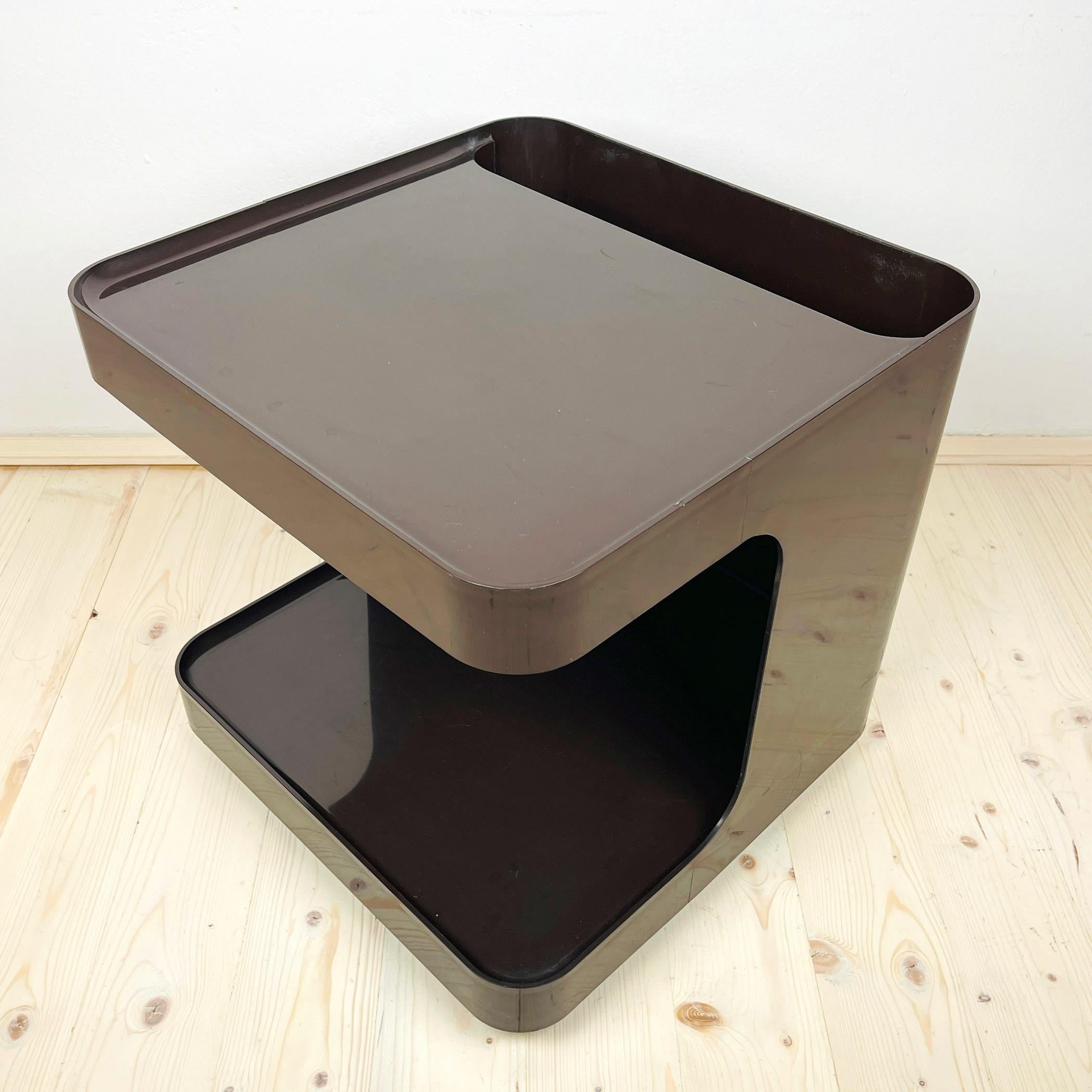 game side table