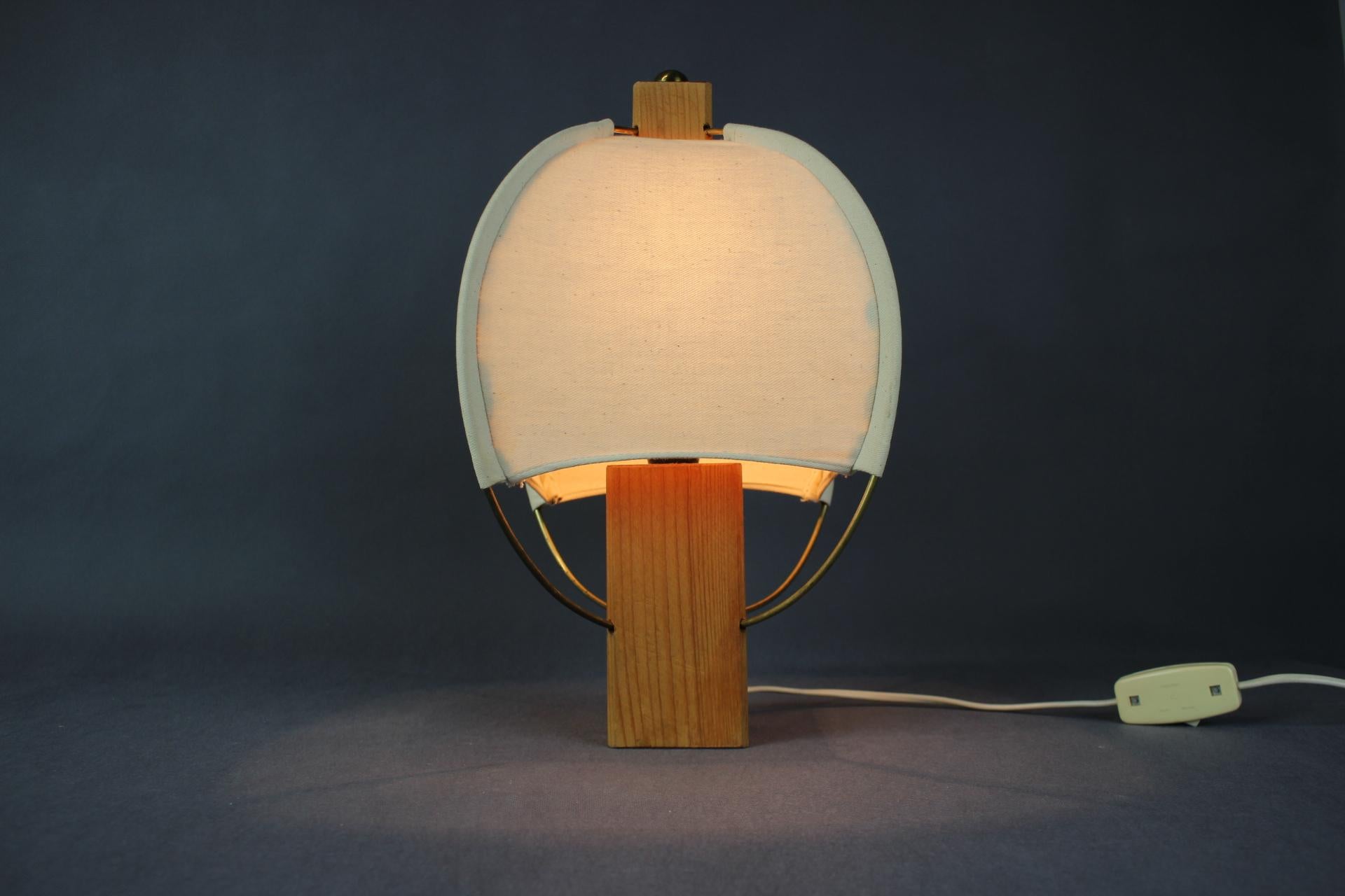 Lampada da tavolo di metà secolo, anni '80 in vendita 1