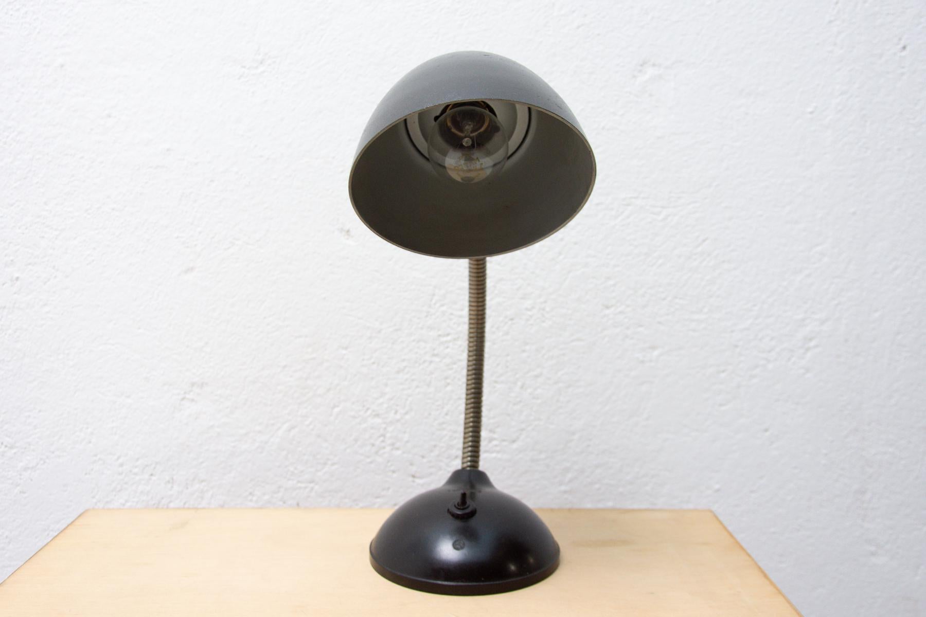 20ième siècle Lampe de bureau du milieu du siècle dernier d'Eric Kirkman Cole pour Elektrosvit, années 1940 en vente