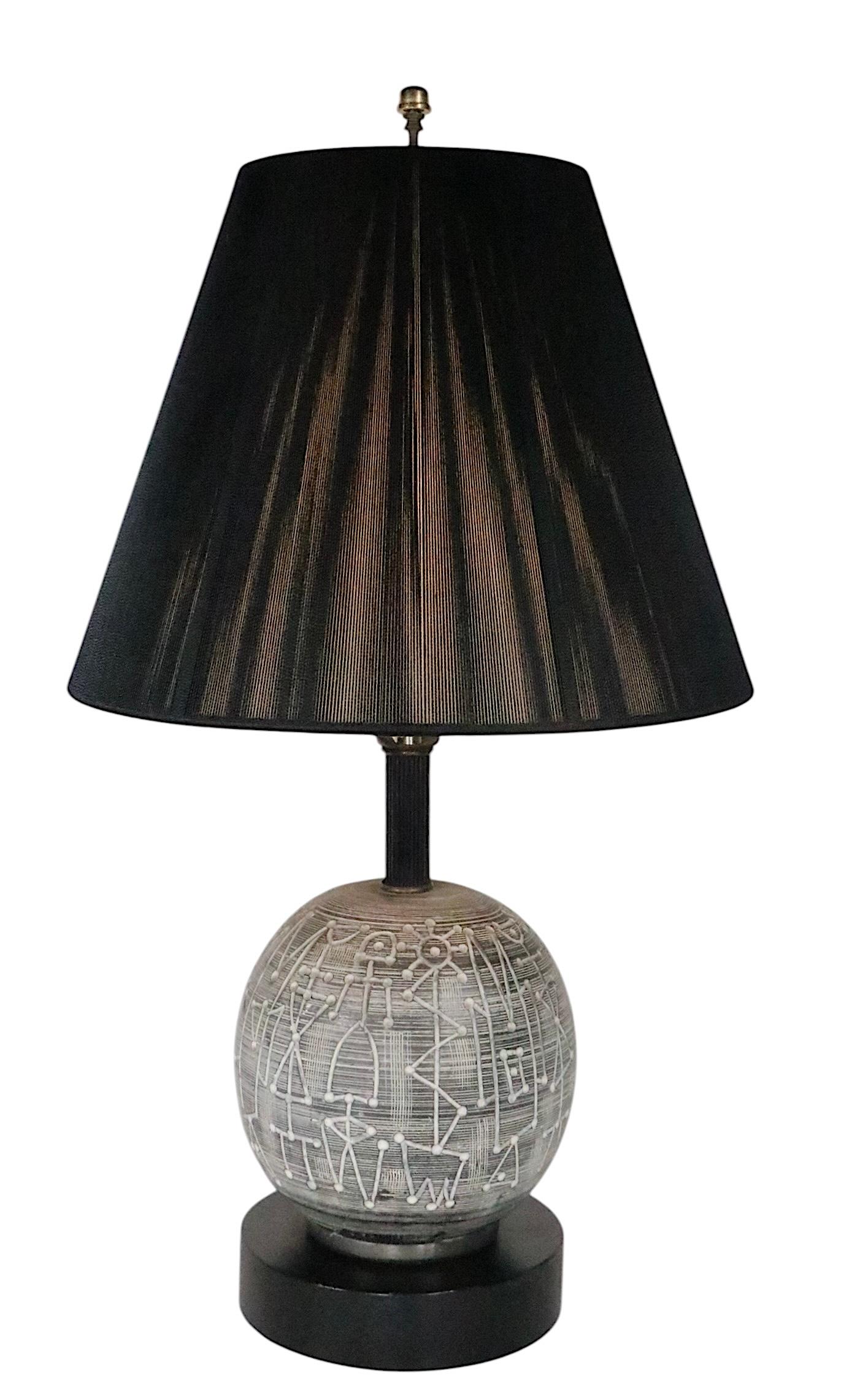 Metallo Lampada da tavolo del Mid Century di F.A.I.P. del 1950 ca. in vendita