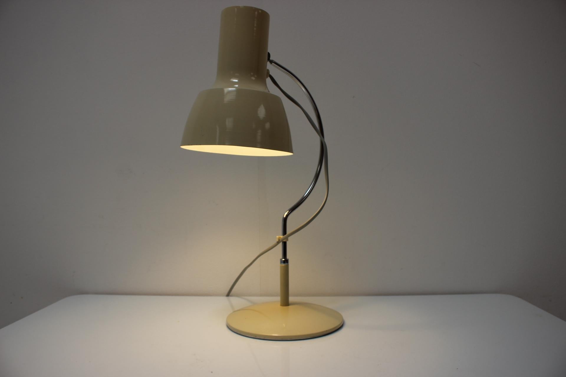 Lámpara de mesa de mediados de siglo de Josef Hůrka para Napako, años 60, Checoslovaquia en venta 4