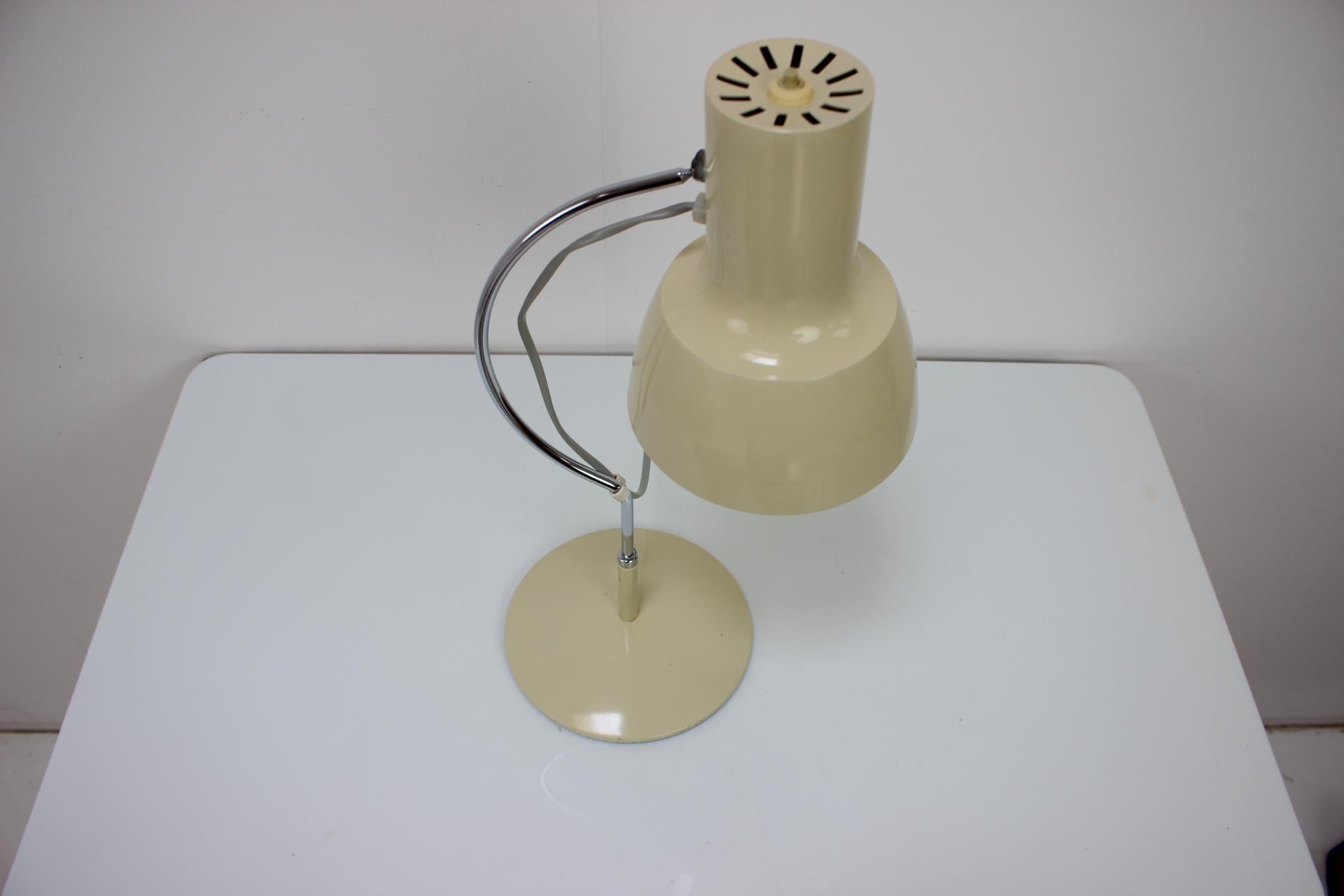 Lámpara de mesa de mediados de siglo de Josef Hůrka para Napako, años 60, Checoslovaquia Moderno de mediados de siglo en venta