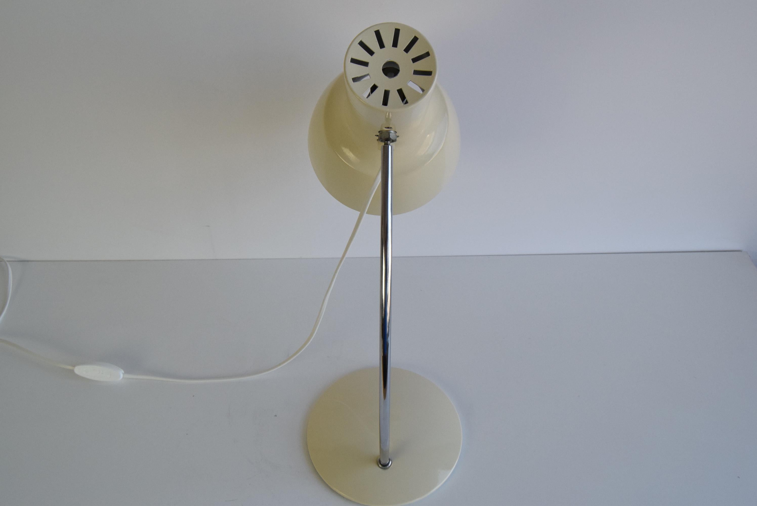 Lampe de table du milieu du siècle par Josef Hůrka pour Napako, années 1960. en vente 1