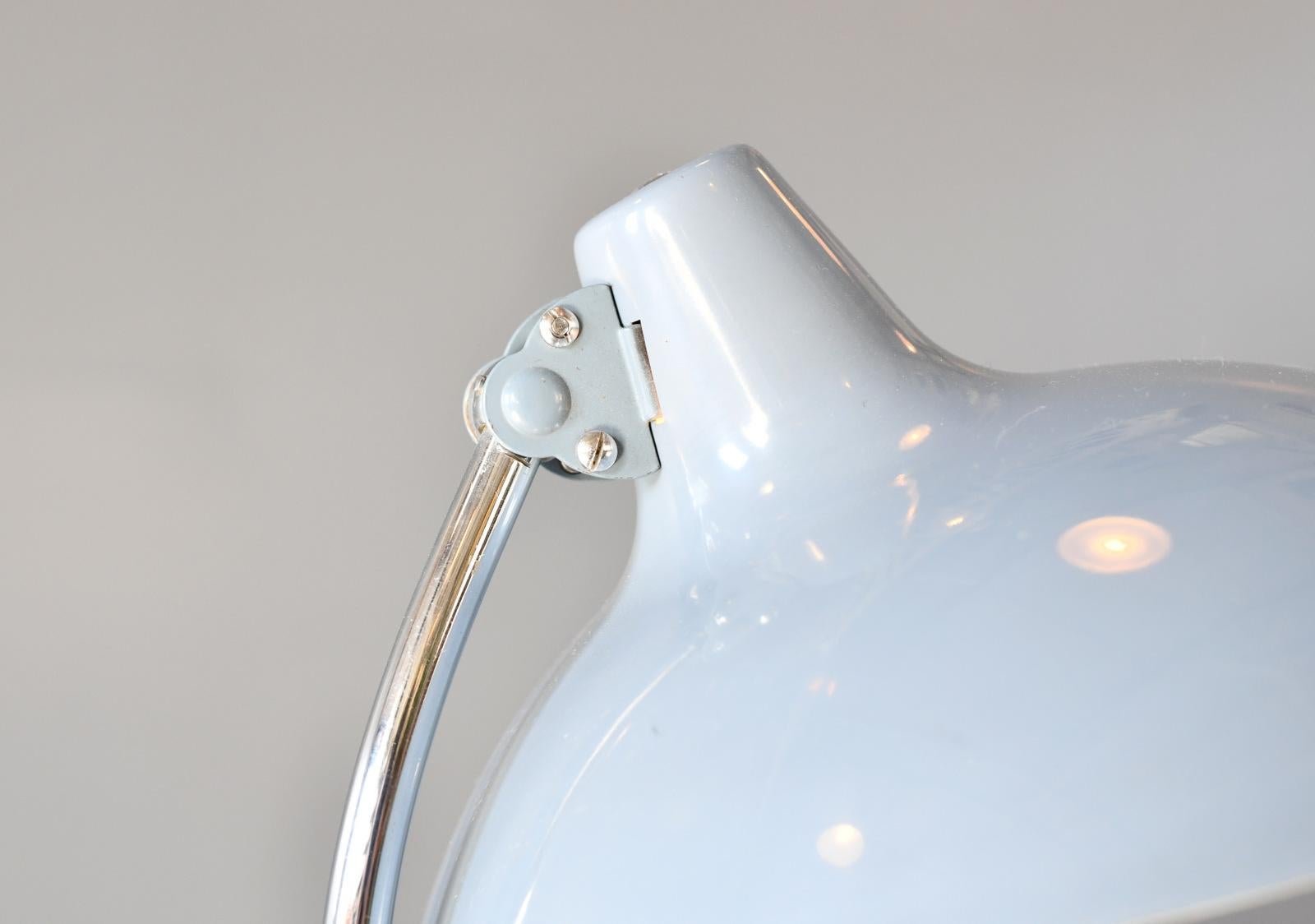 Milieu du XXe siècle Lampe de table du milieu du siècle par Kaiser Leuchten Modèle 6786 Circa 1950s en vente