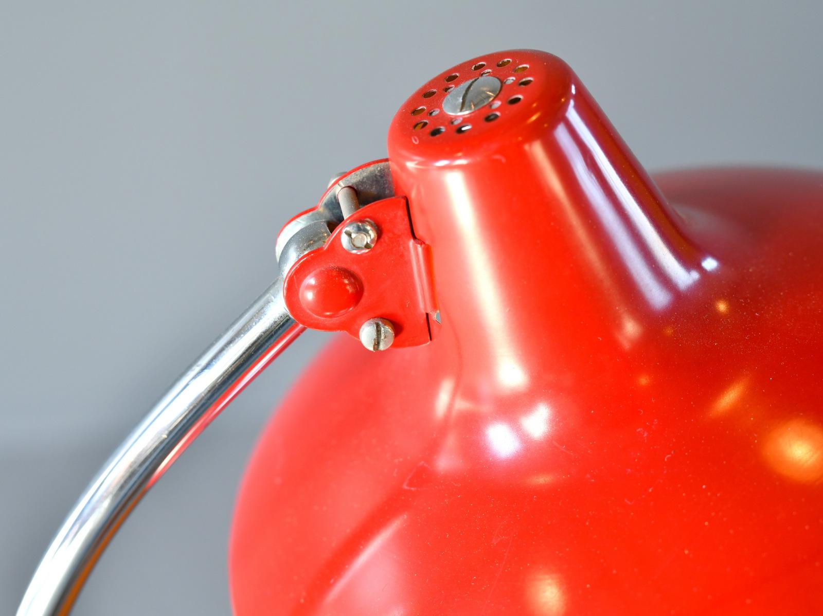 Milieu du XXe siècle Lampe de table du milieu du siècle par Kaiser Leuchten Modèle 6786 Circa 1950s en vente