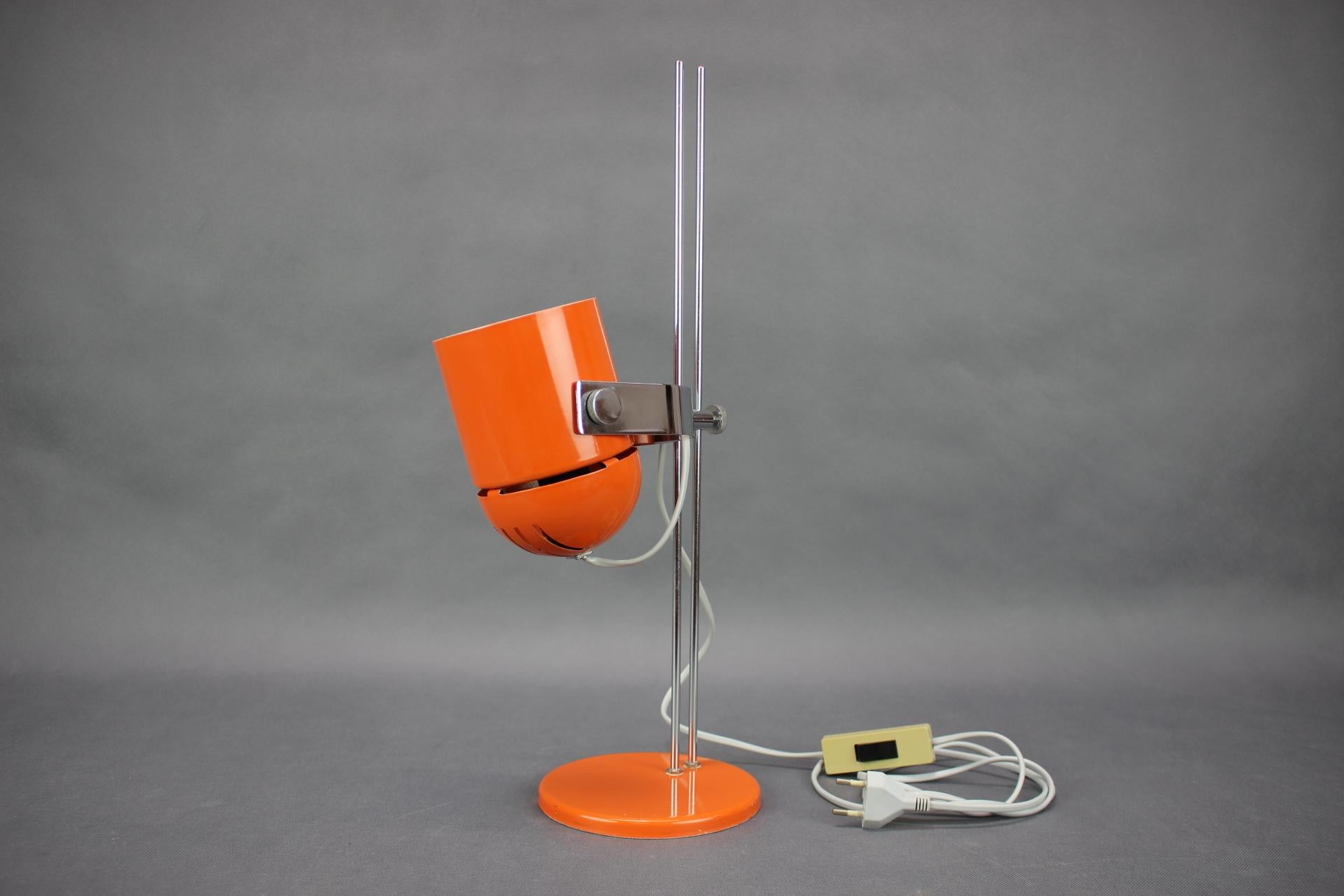 - Mid-Century Table Lamp by Stanislav Indra, Czechoslovakia, 1970s.,
- made of metal
- Adjustable Lampshade,
- shows signs of wear and age (scratches, etc.),
- in good original condition,