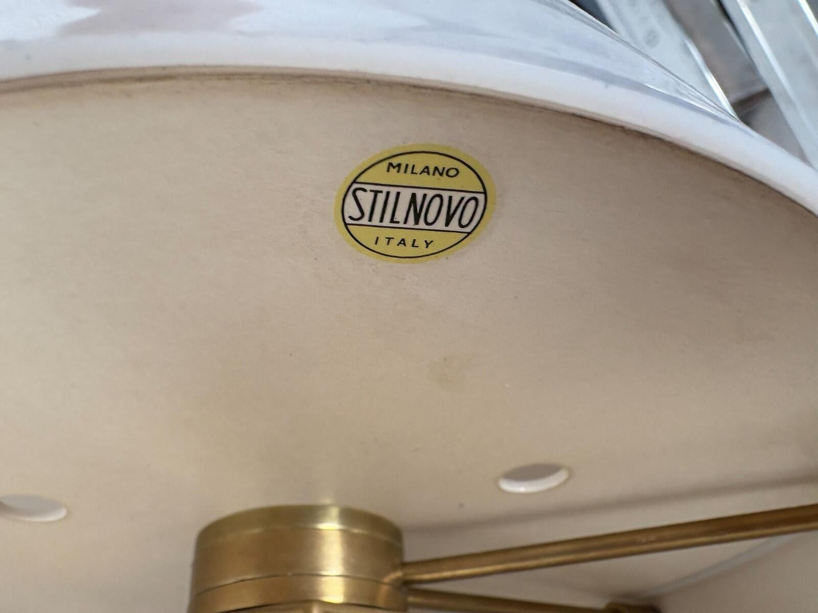Lámpara de mesa de mediados de siglo de Stilnovo, latón, aluminio y plexiglás, Italia, 1950 Italiano en venta