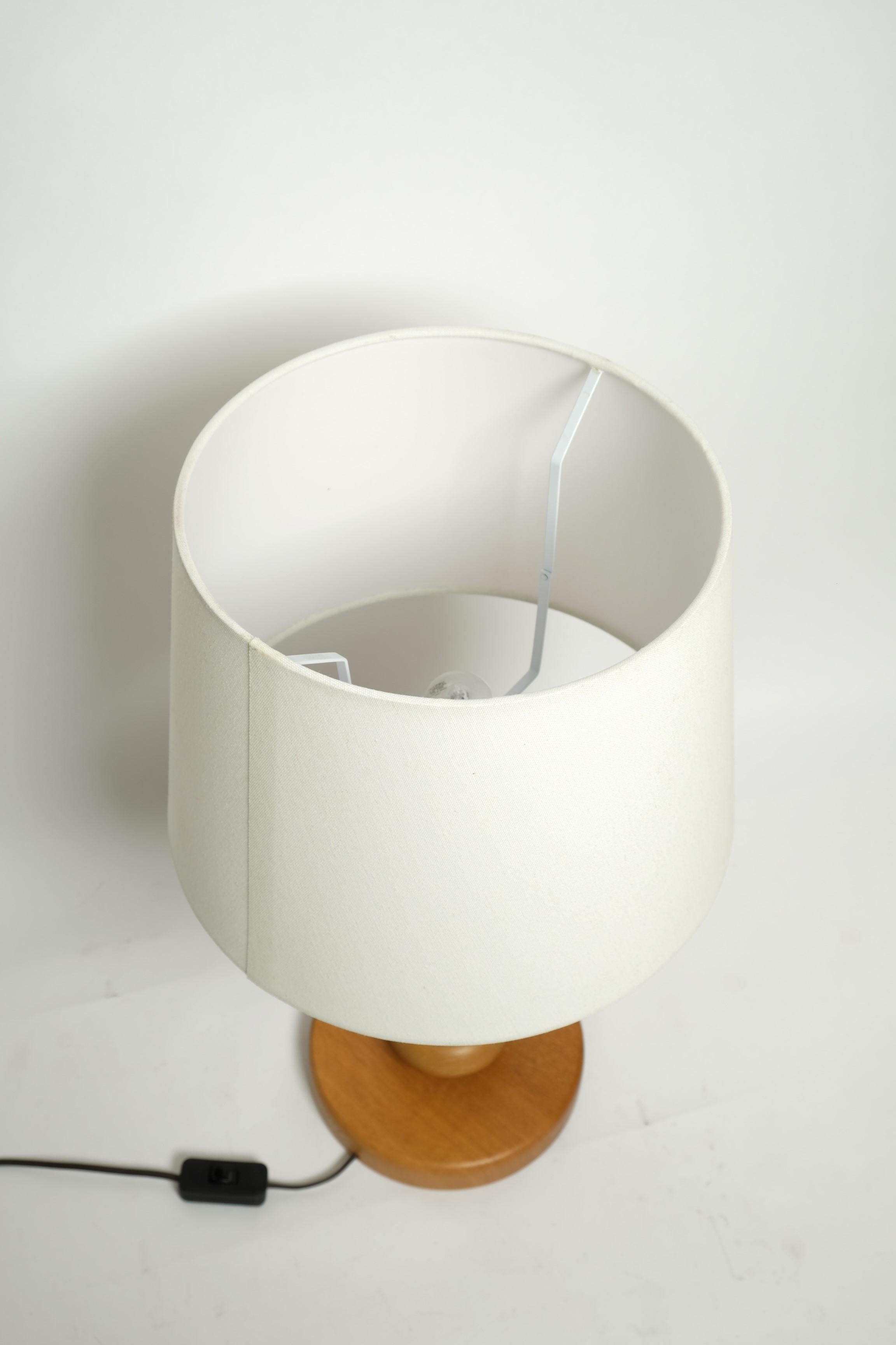 Lámpara de sobremesa Mid Century by Temde Wood, Suiza Años 70 finales del siglo XX en venta