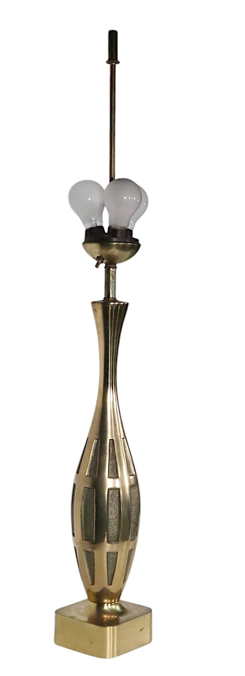 Lampada da tavolo del Medioevo progettata da Tony Paul per Westwood Lamps Inc. c.1950 in vendita 3