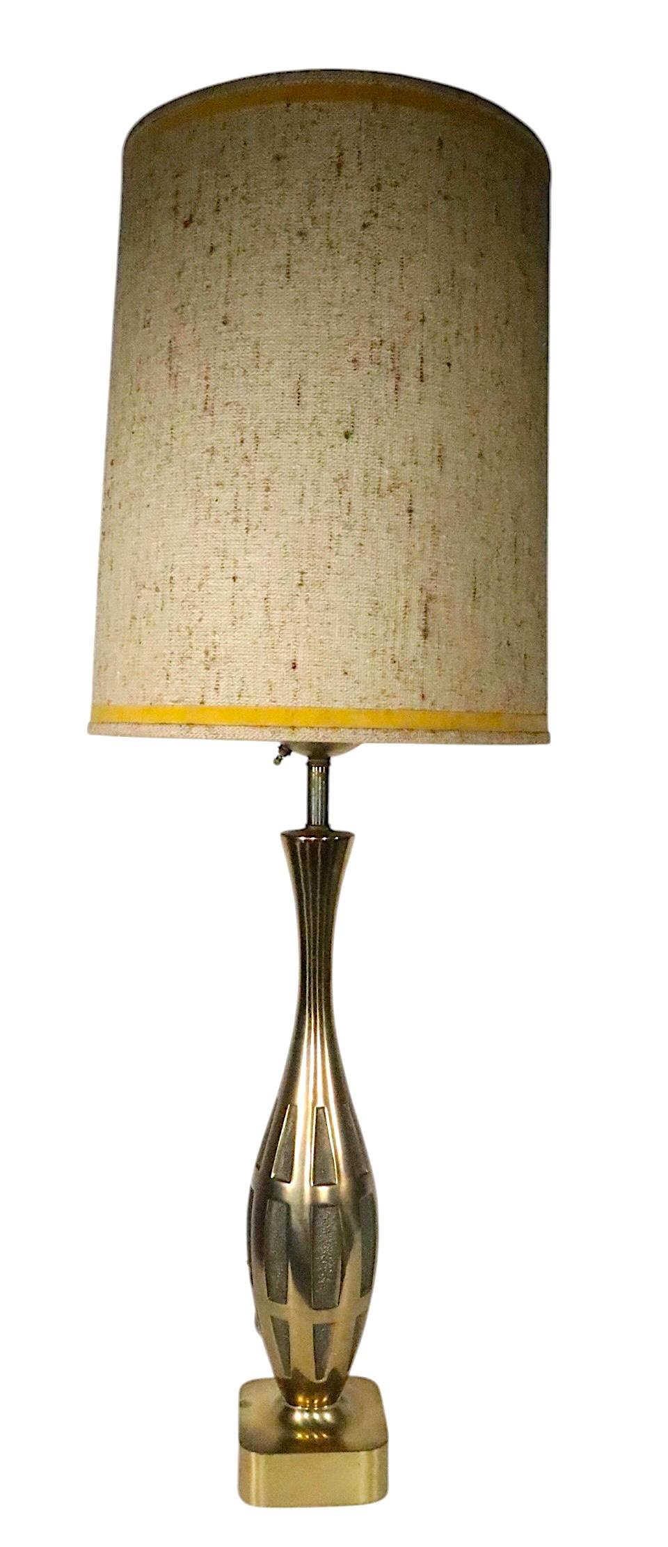 Lampada da tavolo del Medioevo progettata da Tony Paul per Westwood Lamps Inc. c.1950 in vendita 4