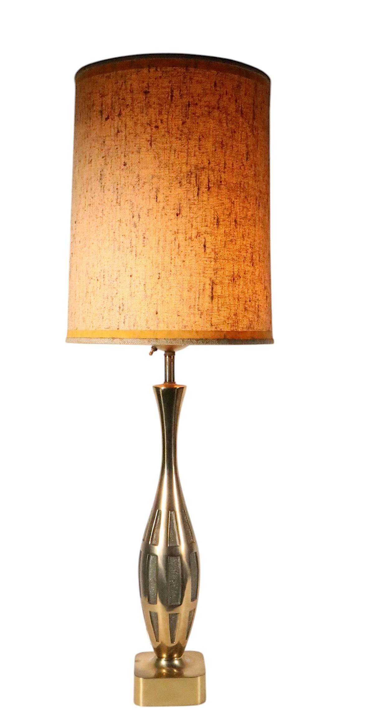 Lampada da tavolo del Medioevo progettata da Tony Paul per Westwood Lamps Inc. c.1950 in vendita 7