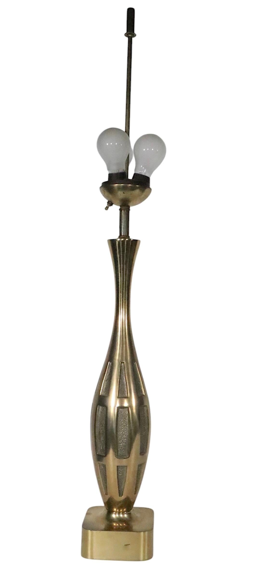 Lampada da tavolo del Medioevo progettata da Tony Paul per Westwood Lamps Inc. c.1950 in vendita 8
