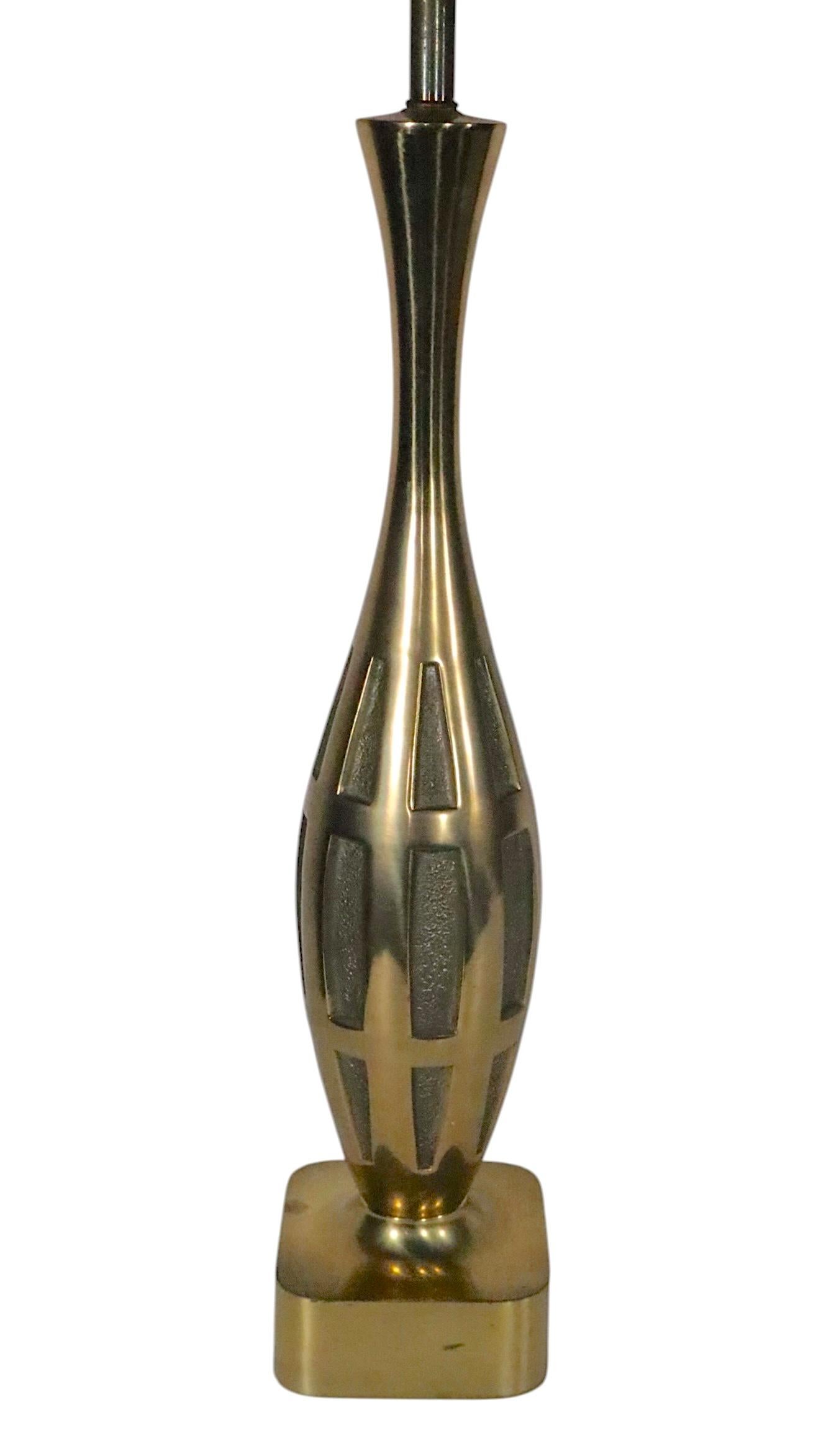 Lampada da tavolo del Medioevo progettata da Tony Paul per Westwood Lamps Inc. c.1950 in vendita 11