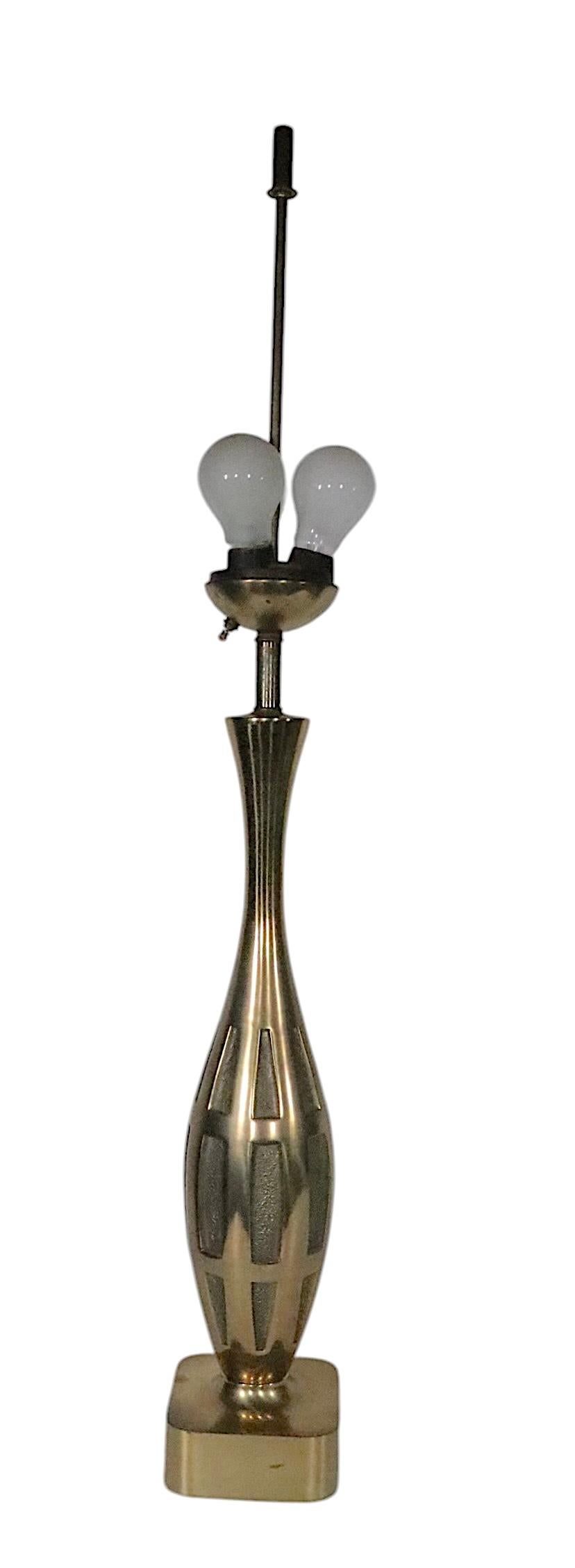Lampada da tavolo del Medioevo progettata da Tony Paul per Westwood Lamps Inc. c.1950 in vendita 13
