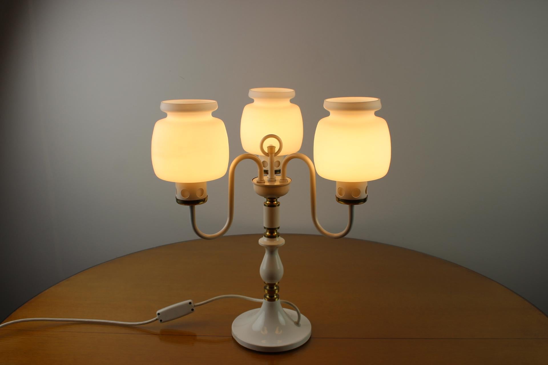 Fin du 20e siècle Lampe de Table Milieu du Siècle/ Drukov Brno, 1970 en vente