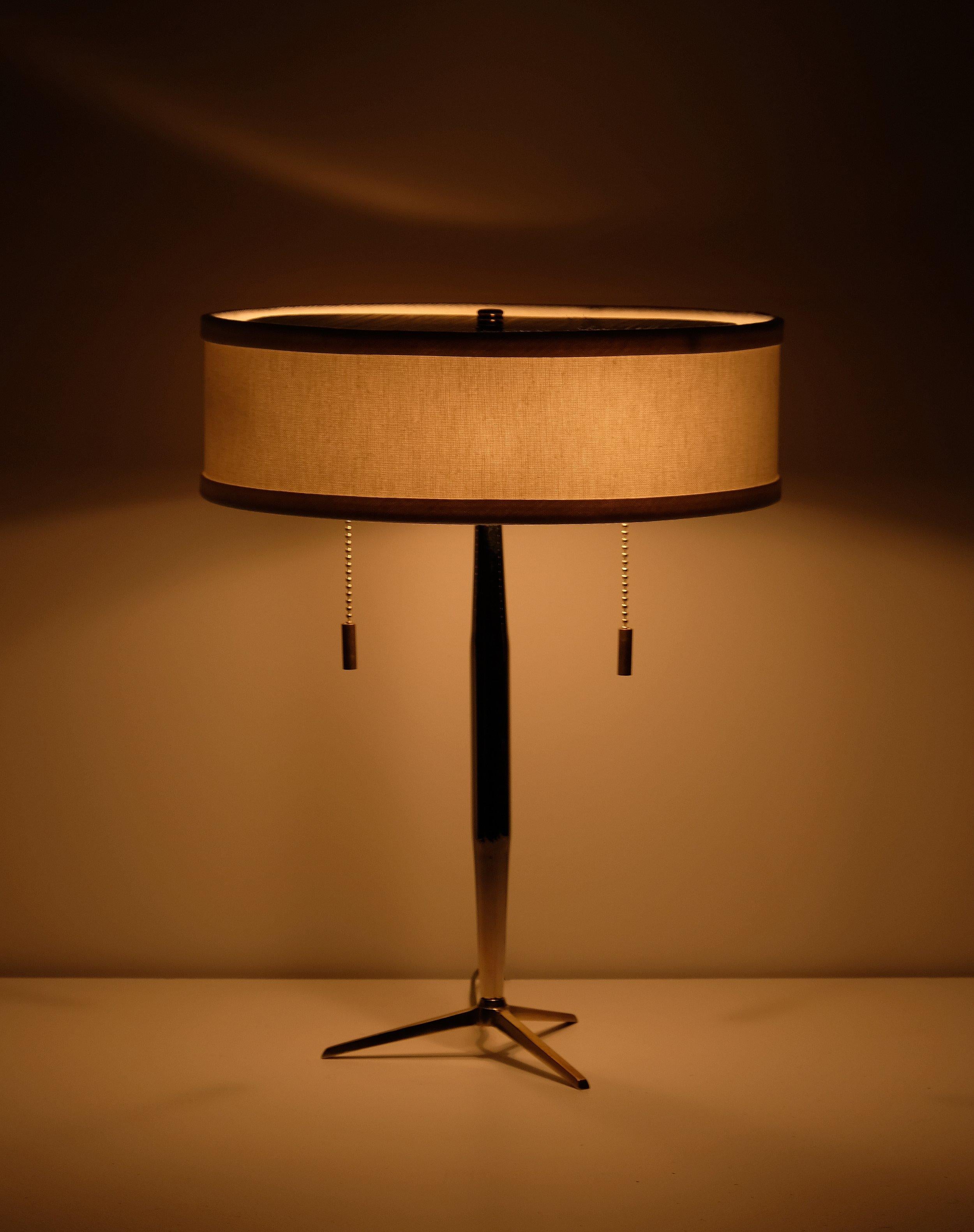 Mid-Century Modern Lampe de table Mid Century en vente