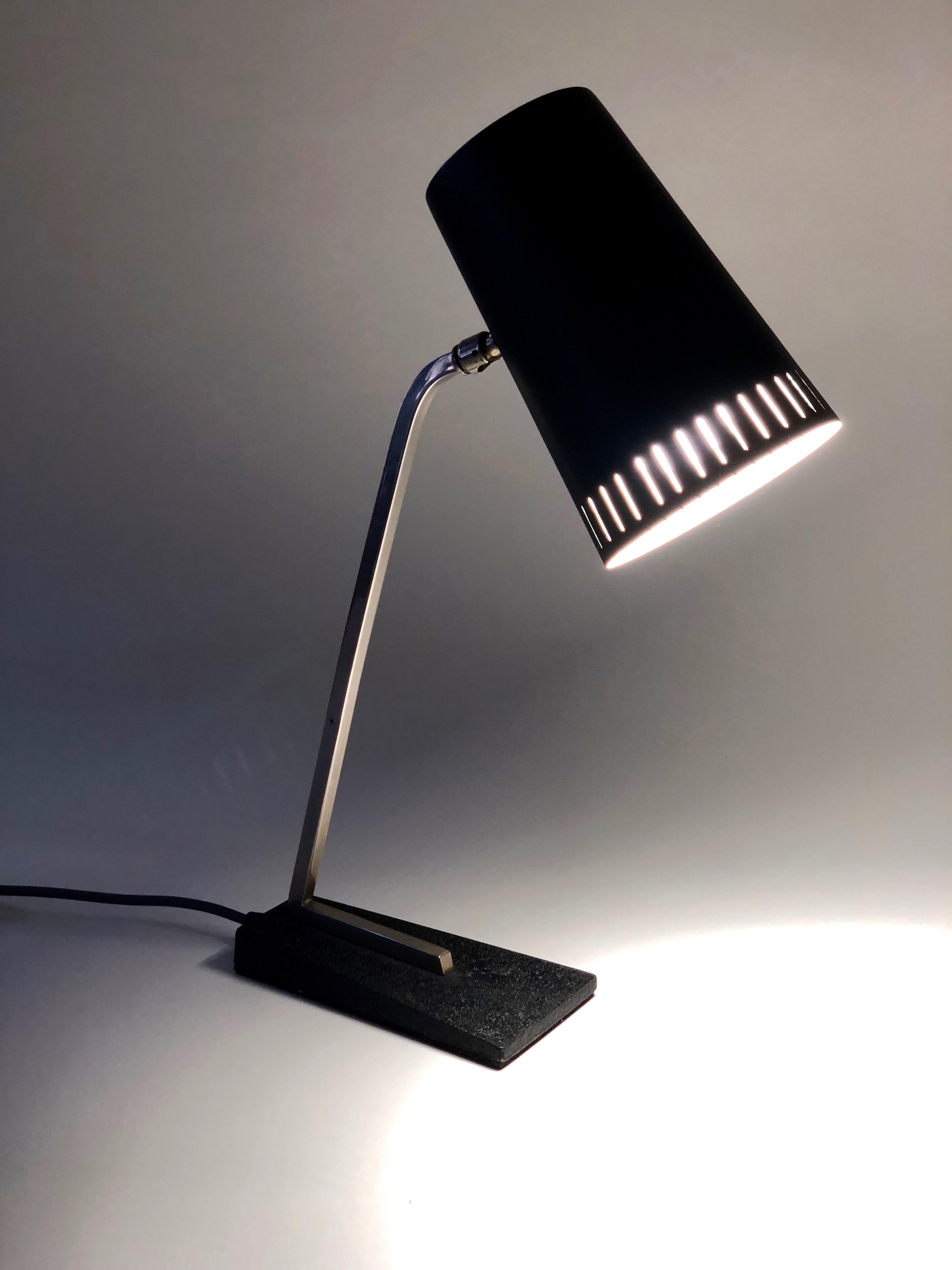 Lampe de table du milieu du siècle de J.T. Kalmar, fabriqué en Autriche en vente 1