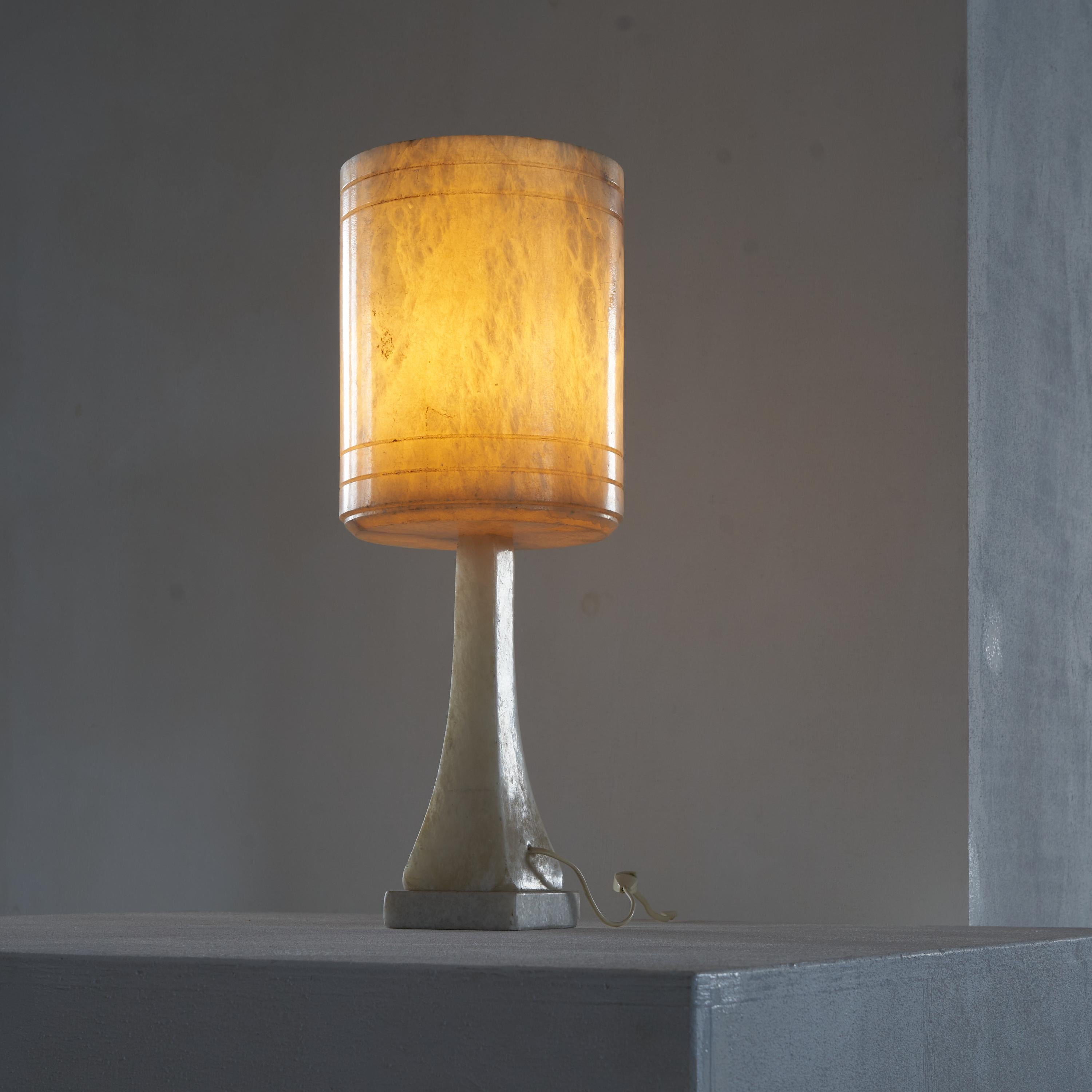 Hand-Crafted Mid Century Table Lamp in Alabaster 1960s
