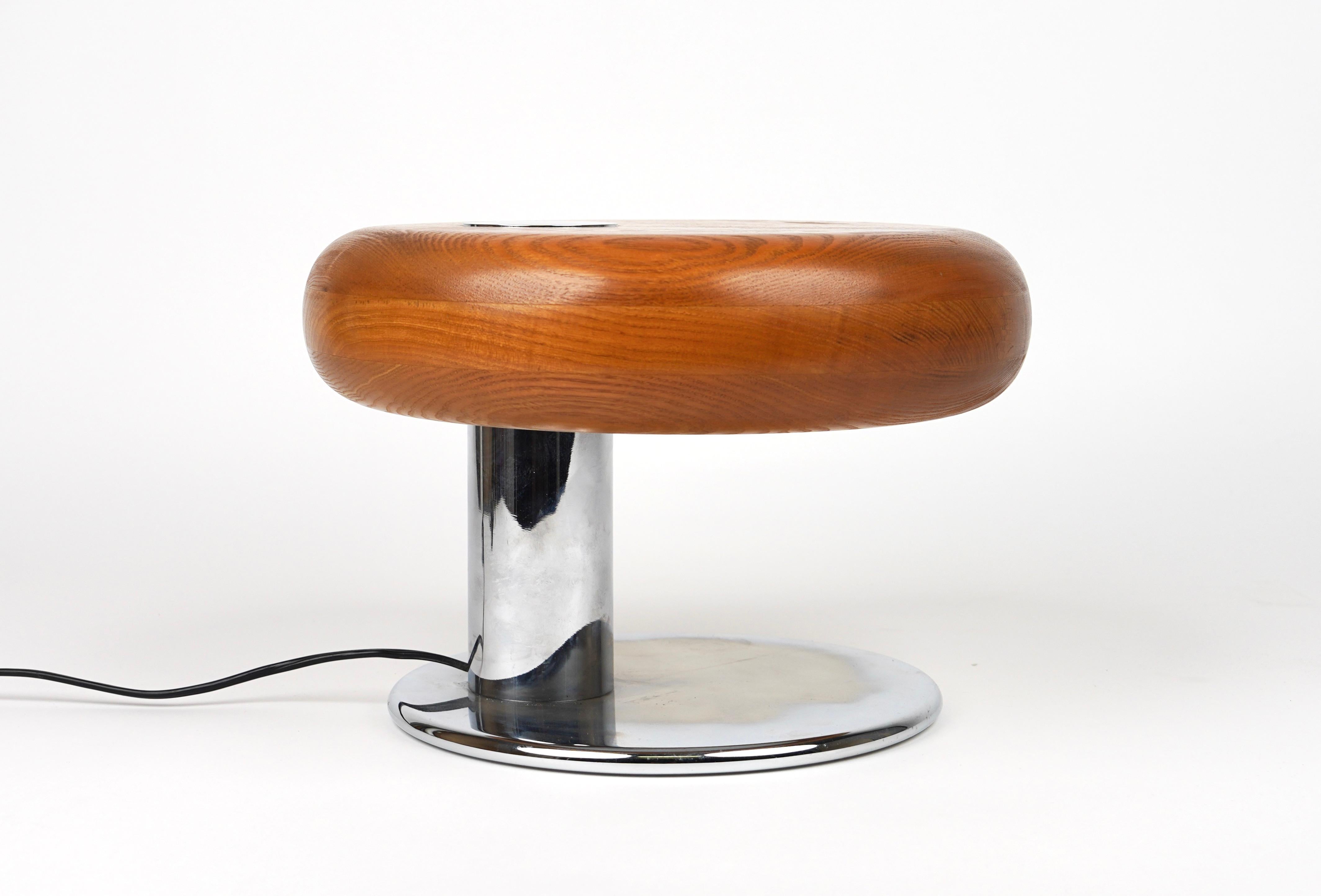 Italian Midcentury Table Lamp in Beechwood and Chrome, Italy, 1970s For Sale