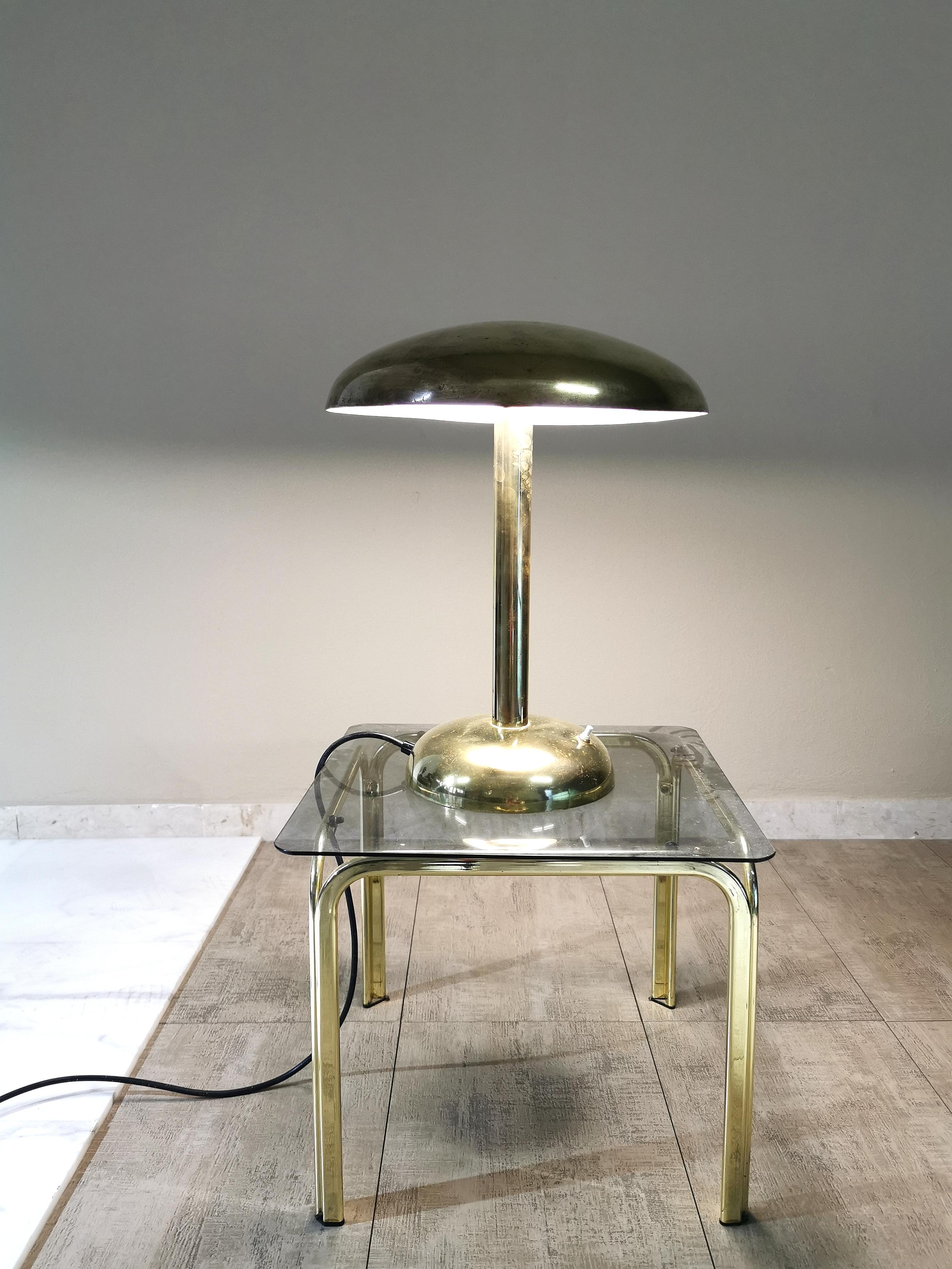 Midcentury table lamp completely in brass with 1 fluorescent light, 1940s, Italian production.