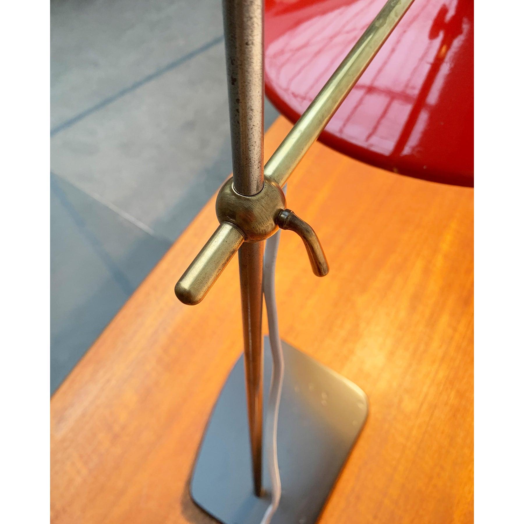 Lampe de table du milieu du siècle en métal en vente 6