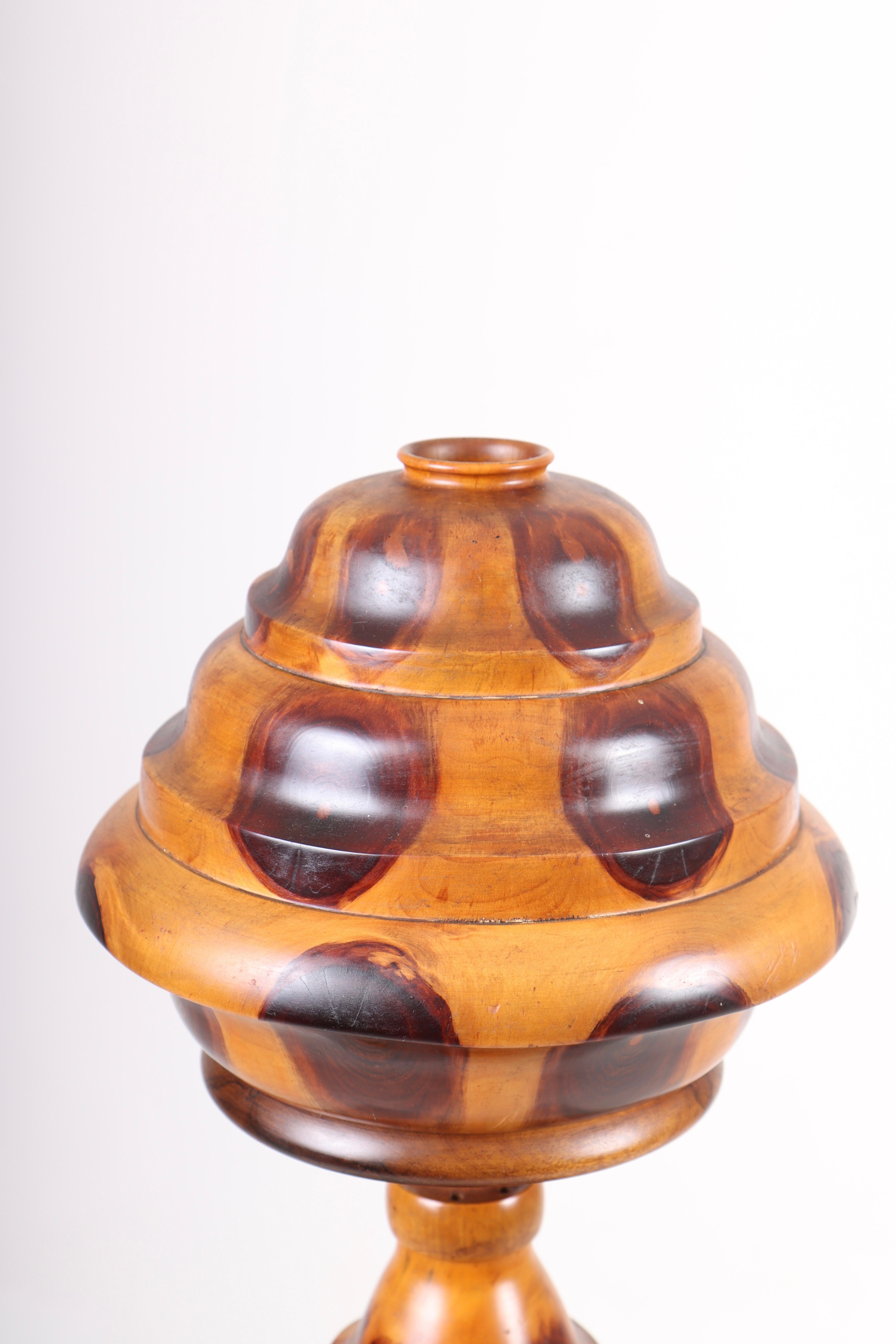 Scandinavo moderno Lampada da tavolo di metà secolo in pino, realizzata in Danimarca, anni '40 in vendita