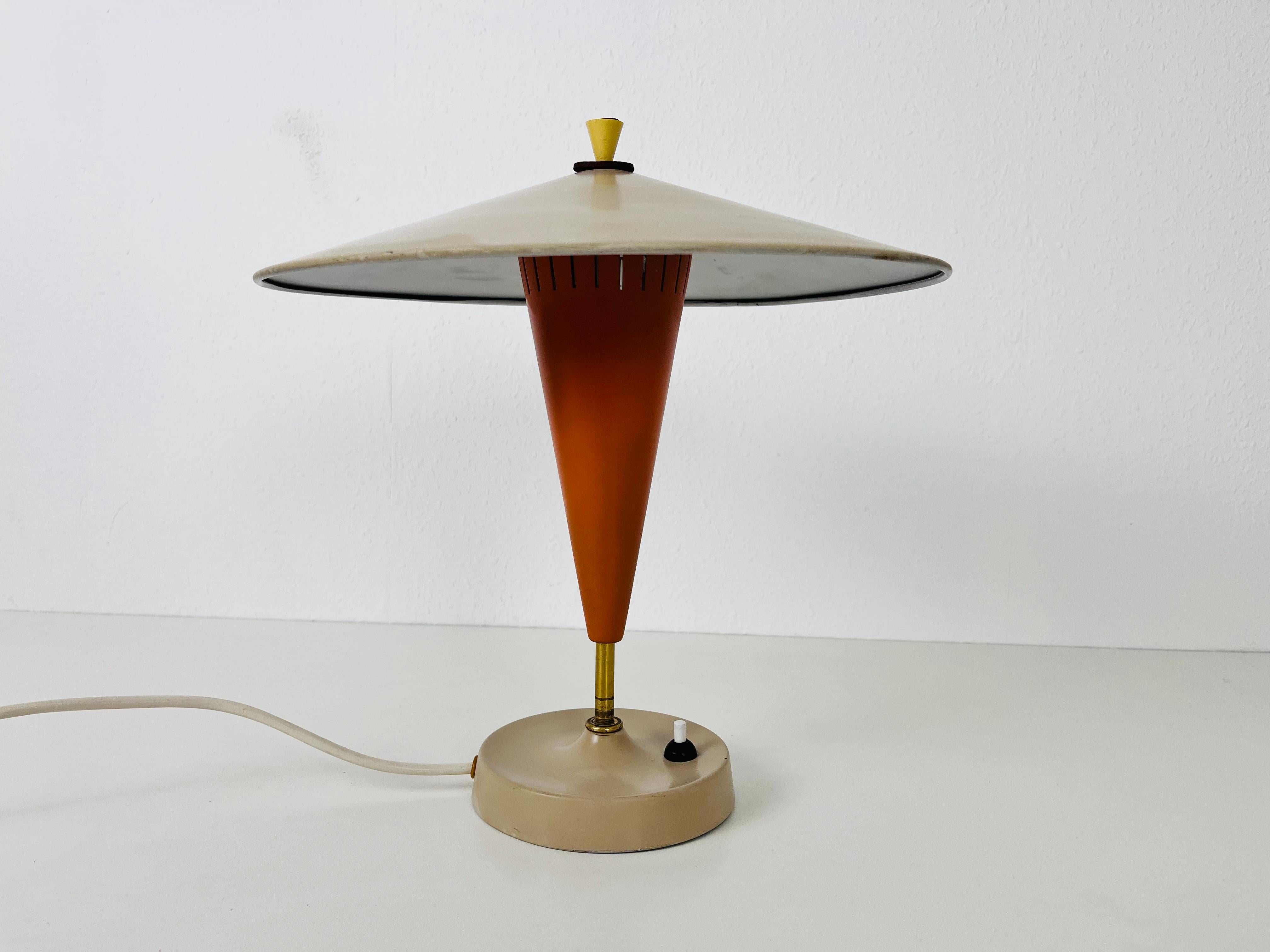 Mid-Century moderno Lampada da tavolo di metà secolo realizzata nella DDR, anni '60 in vendita