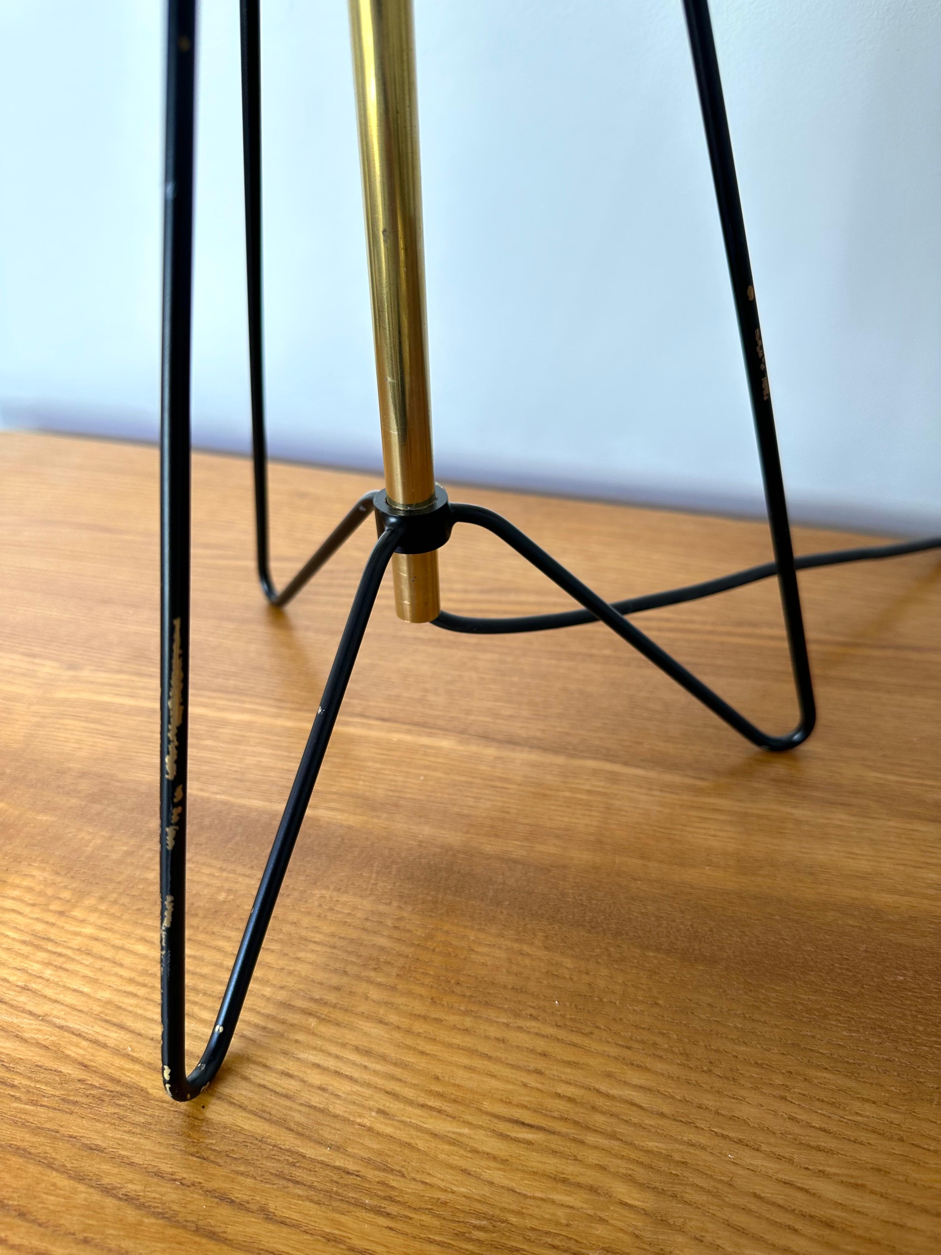 Italian Midcentury Table Lamp Methacrylate and Brass by Stilnovo, Italy, 1960s For Sale
