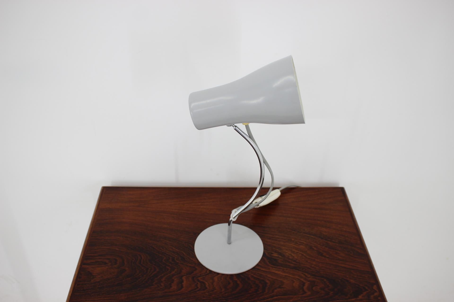 Mid-Century Modern Lampe de table du milieu du siècle/Napako:: années 1960 en vente