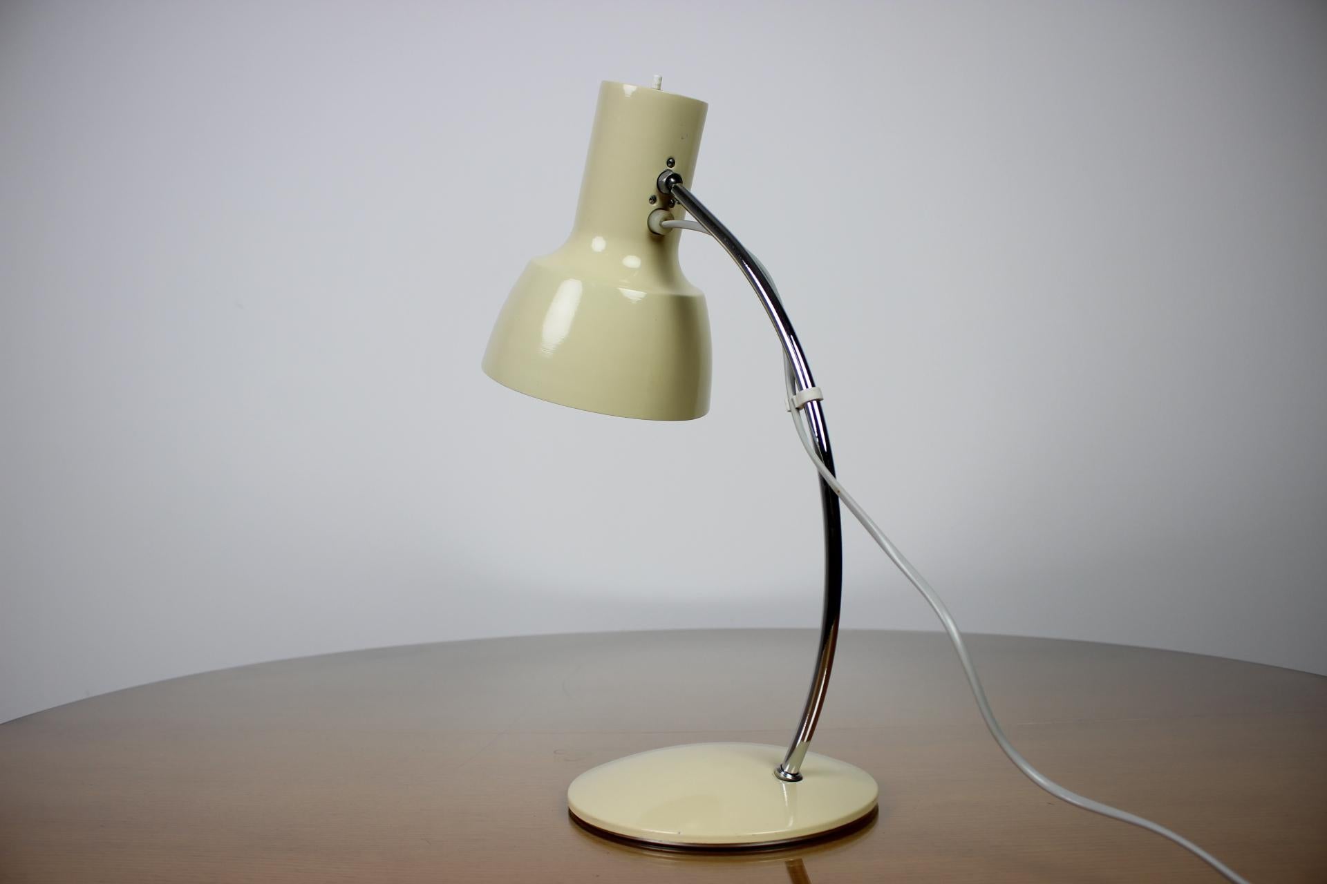 - Made in Czechoslovakia
- Made of metal
- Re-polished
- Fully functional
- 1x E26 or E27 socket
- Good, original condition.