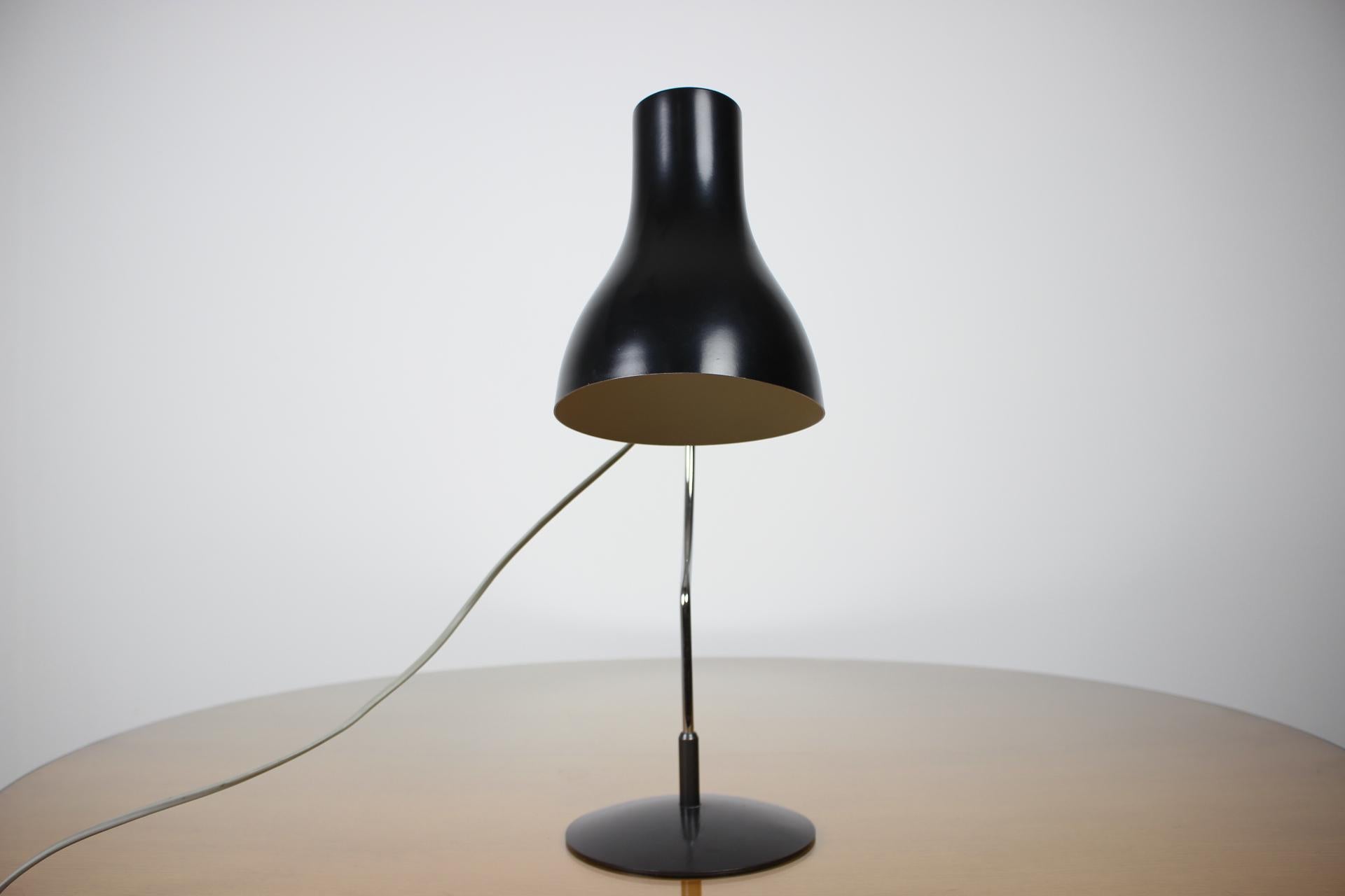 Mid-Century Modern Lampe de bureau/Lampe de table Napako du milieu du siècle dernier, années 1960 en vente