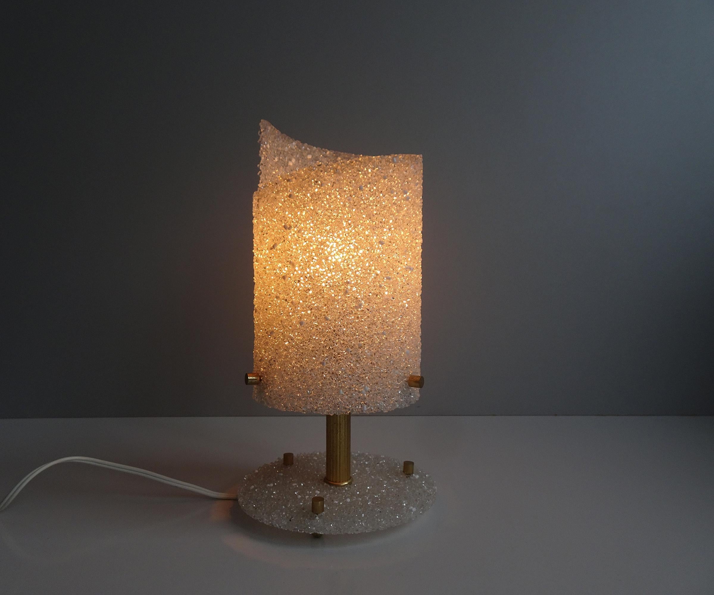 Mid-Century Table Lamp, Snowflake Resin and Brass, France 1960s For Sale 3