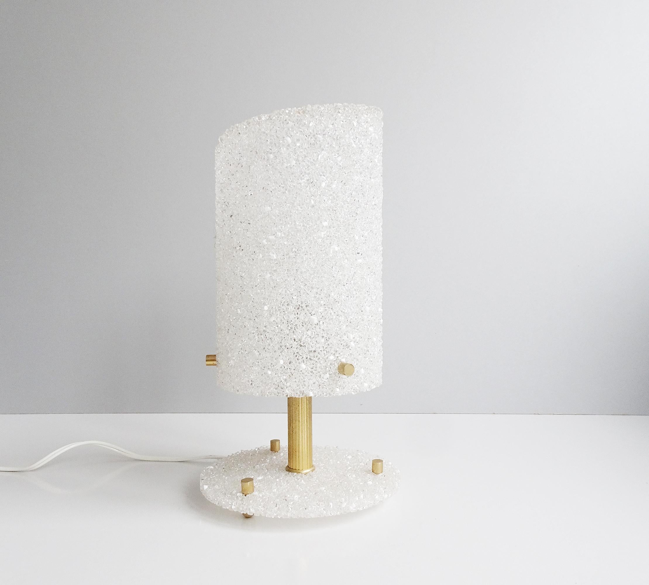 French Mid-Century Table Lamp, Snowflake Resin and Brass, France 1960s For Sale