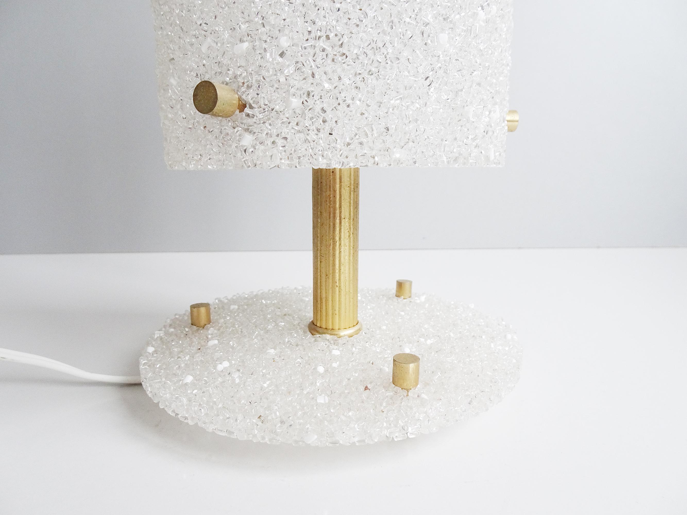 20th Century Mid-Century Table Lamp, Snowflake Resin and Brass, France 1960s For Sale