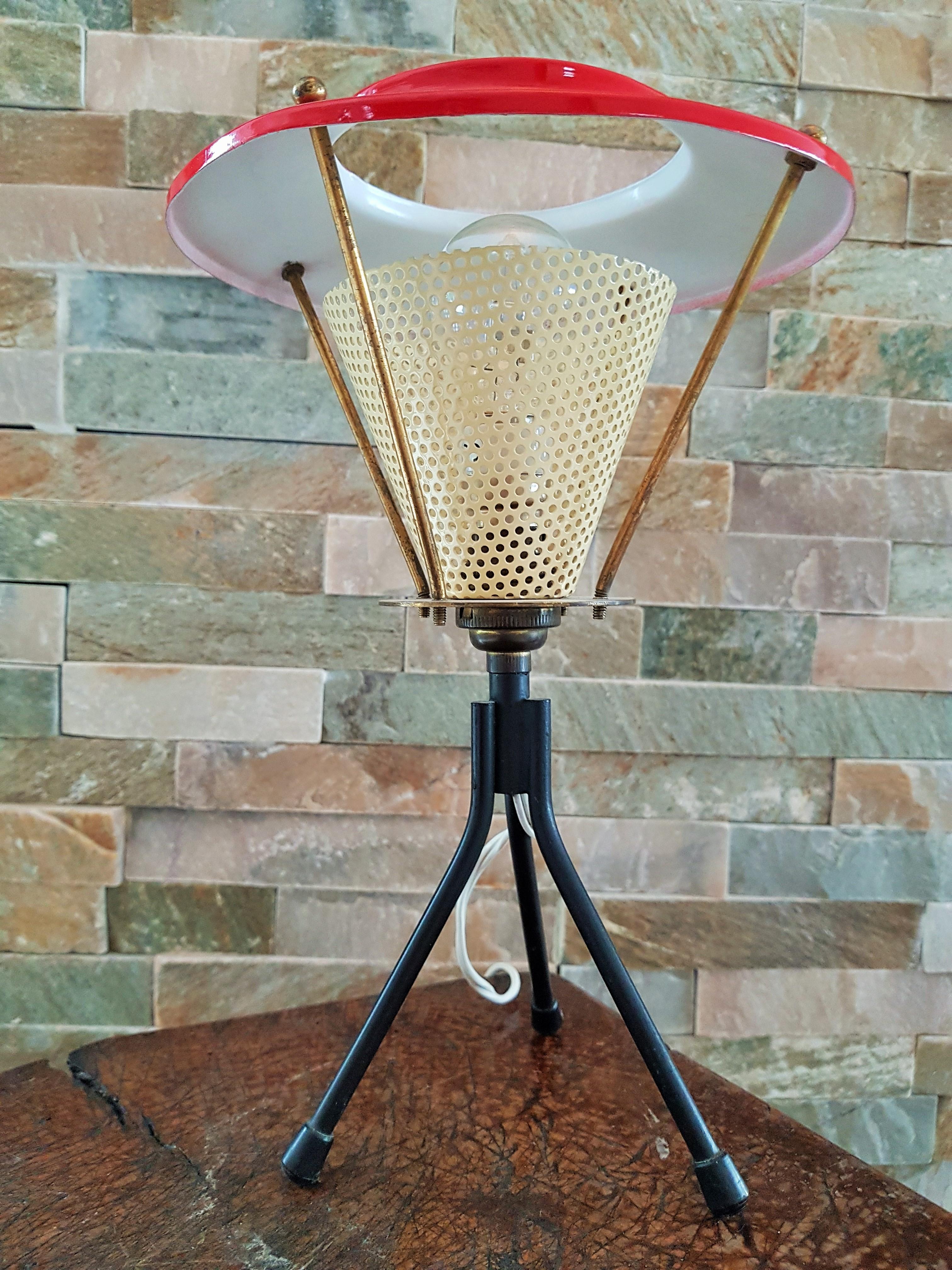 Milieu du XXe siècle Lampe de table du milieu du siècle Style Stilnovo Arlus:: Italie 1950s en vente