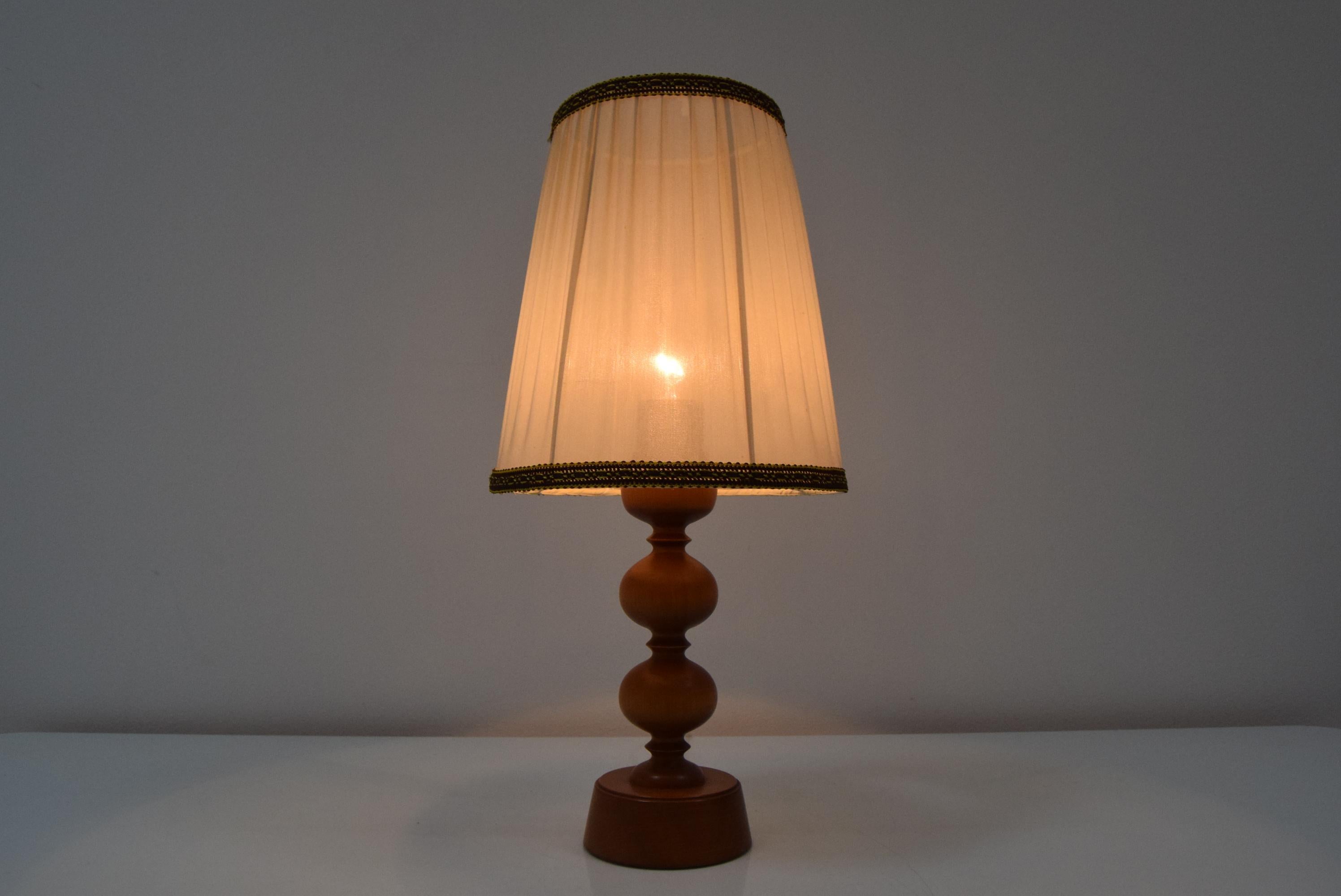 Made in Czechoslovakia
Made of Wood, Fabric
New cabling
1 x E27 or E26 bulb
The shade is slightly dirty
Re-polished
Good Original condition
US adapter included.