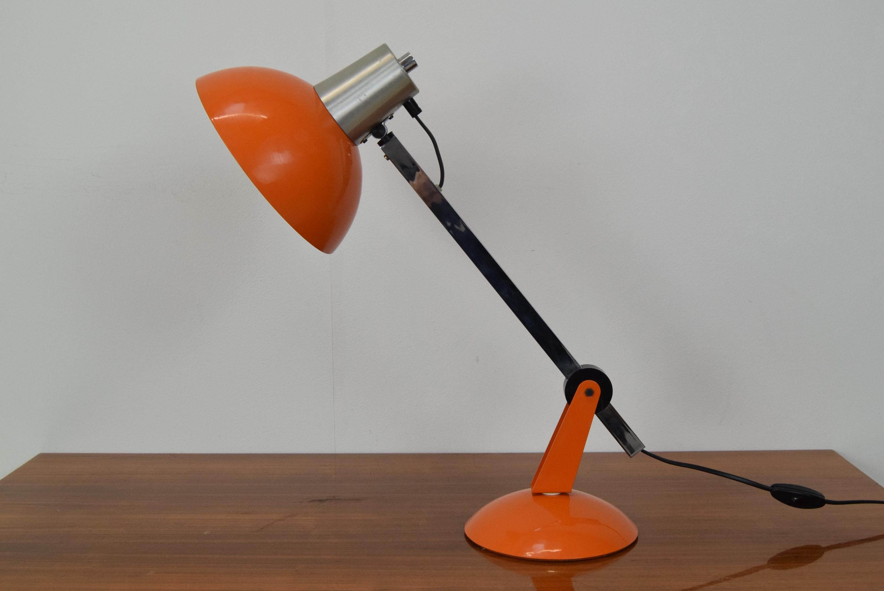 Made in germany
The shade is adjustable and rotation
The shade is slightly damaged
With aged patina
New cabling
1xE27 or E26 bulb
Original condition
US adapter included
