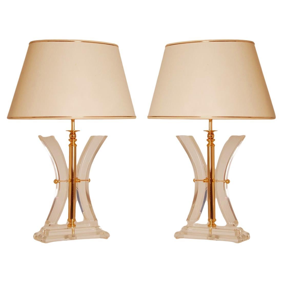 Mid Century Table Lamps Gold Acrylic Kuatra Spain perspex lamps Crystal a pair For Sale
