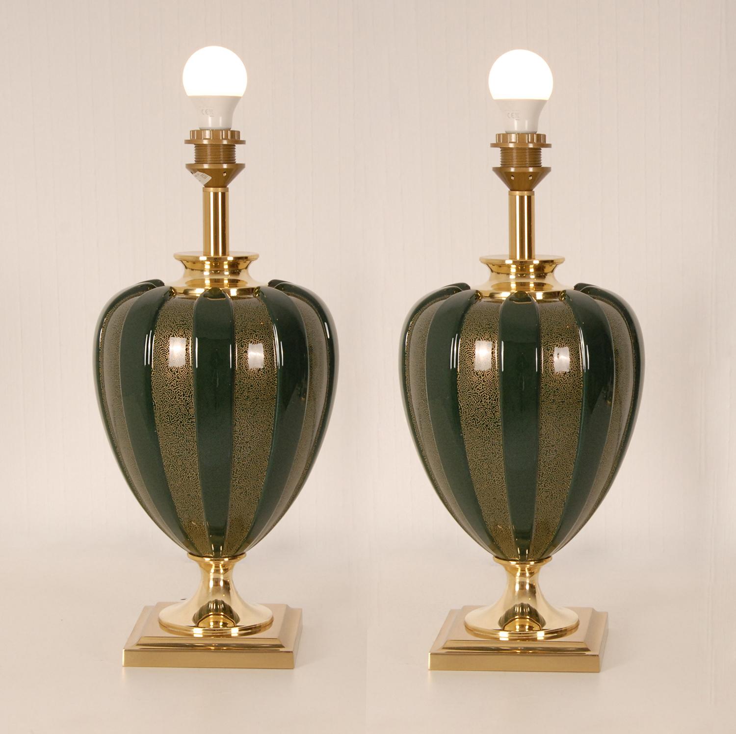 A pair tall high end French ceramic table lamps
Design: Maison Le Dauphin
Style: Empire, Napoleonic, Regency, Vintage, Mid Century
Luxury lamps made of ceramic and gold gilded brass by Maison Le Dauphin
Marked: Both lamps are marked on the backe of